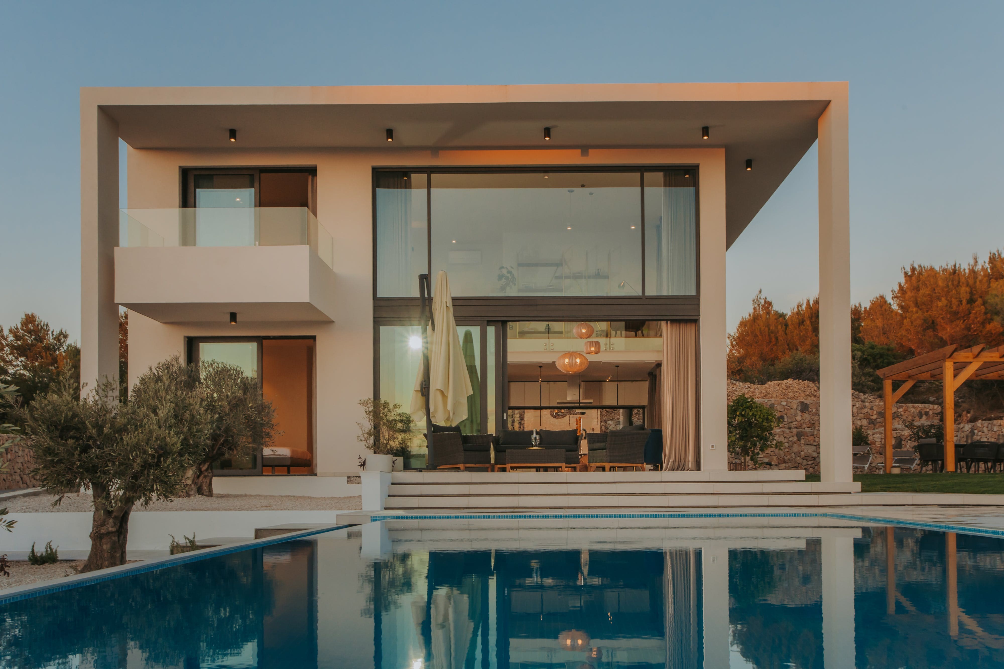 Kuća Jugo Brodarica: Luxurious 3-Bedroom Apartment with Seaview and Pool, Split