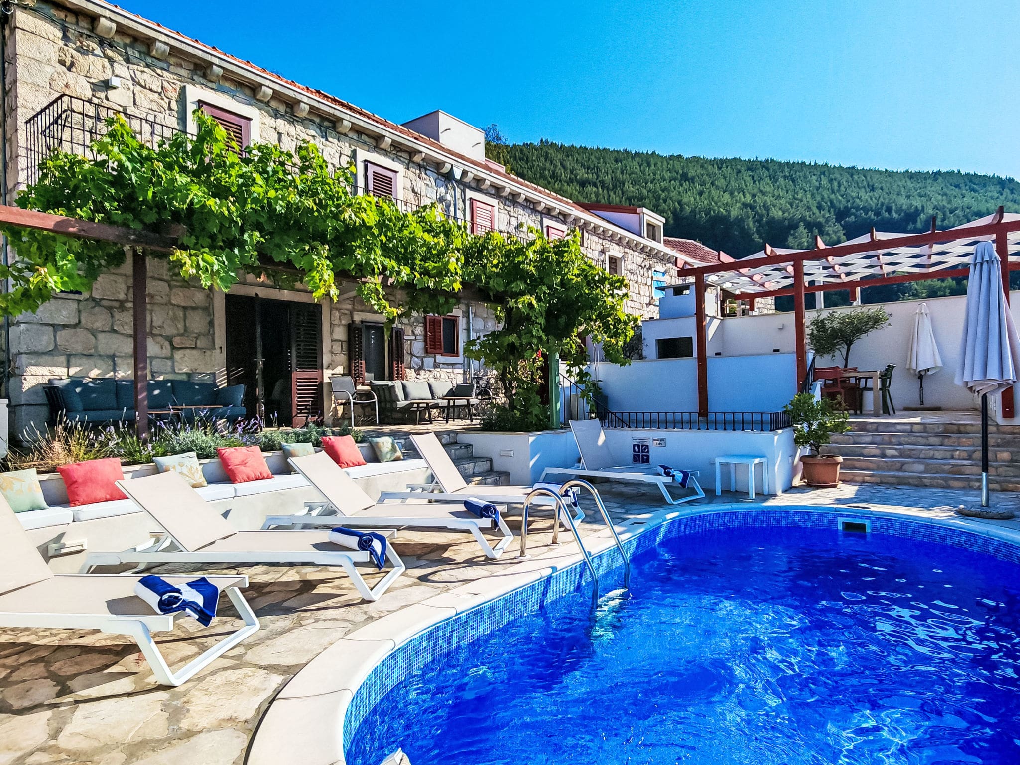 Kuća Jugo Korčula: Elegant Five-Bedroom Villa with Private Pool and Panoramic Country Views
