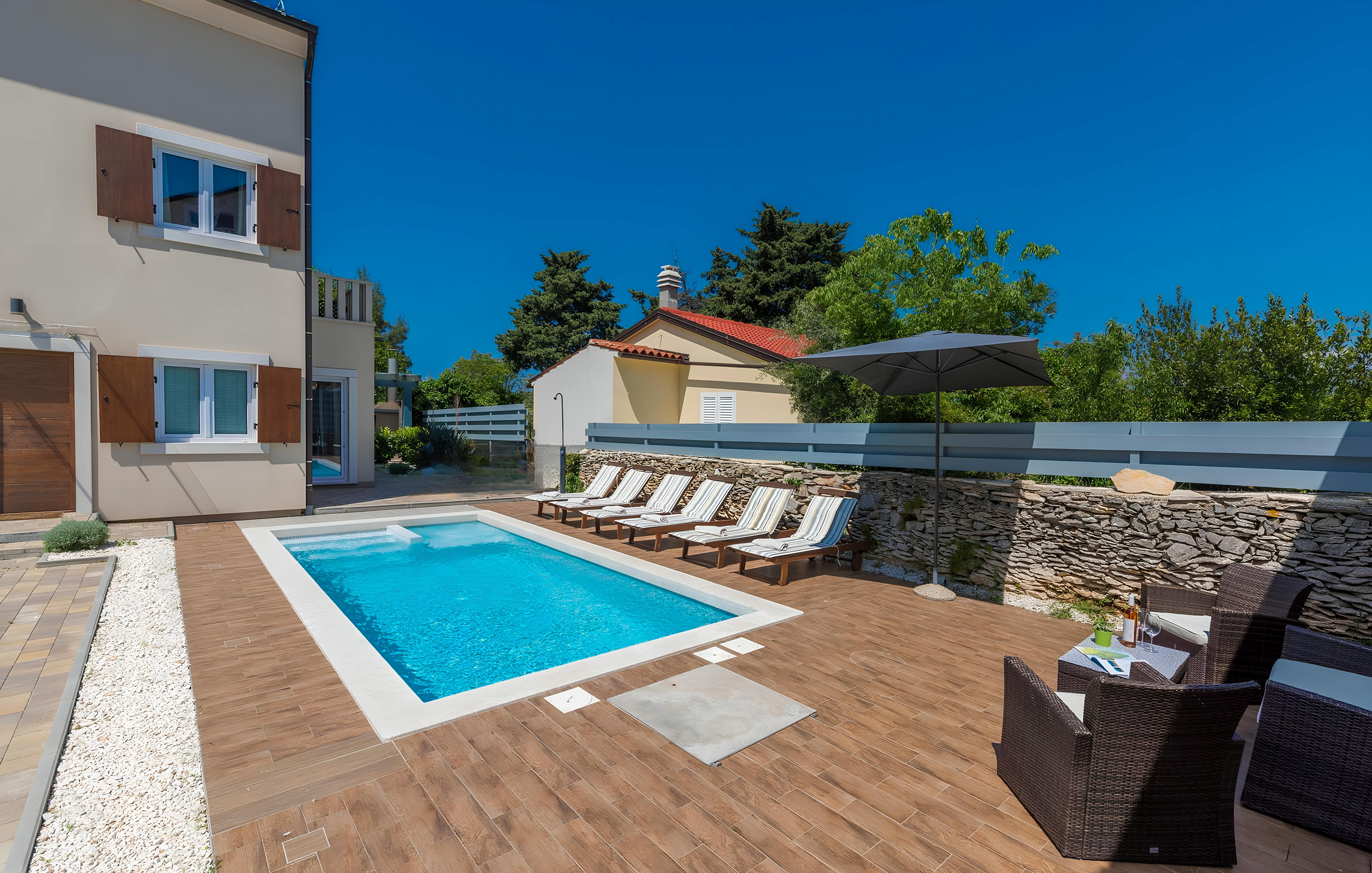 Kuća Kamenjak Premantura: Luxury 6-Bedroom Apartment with Pool and Sea Views, Istria