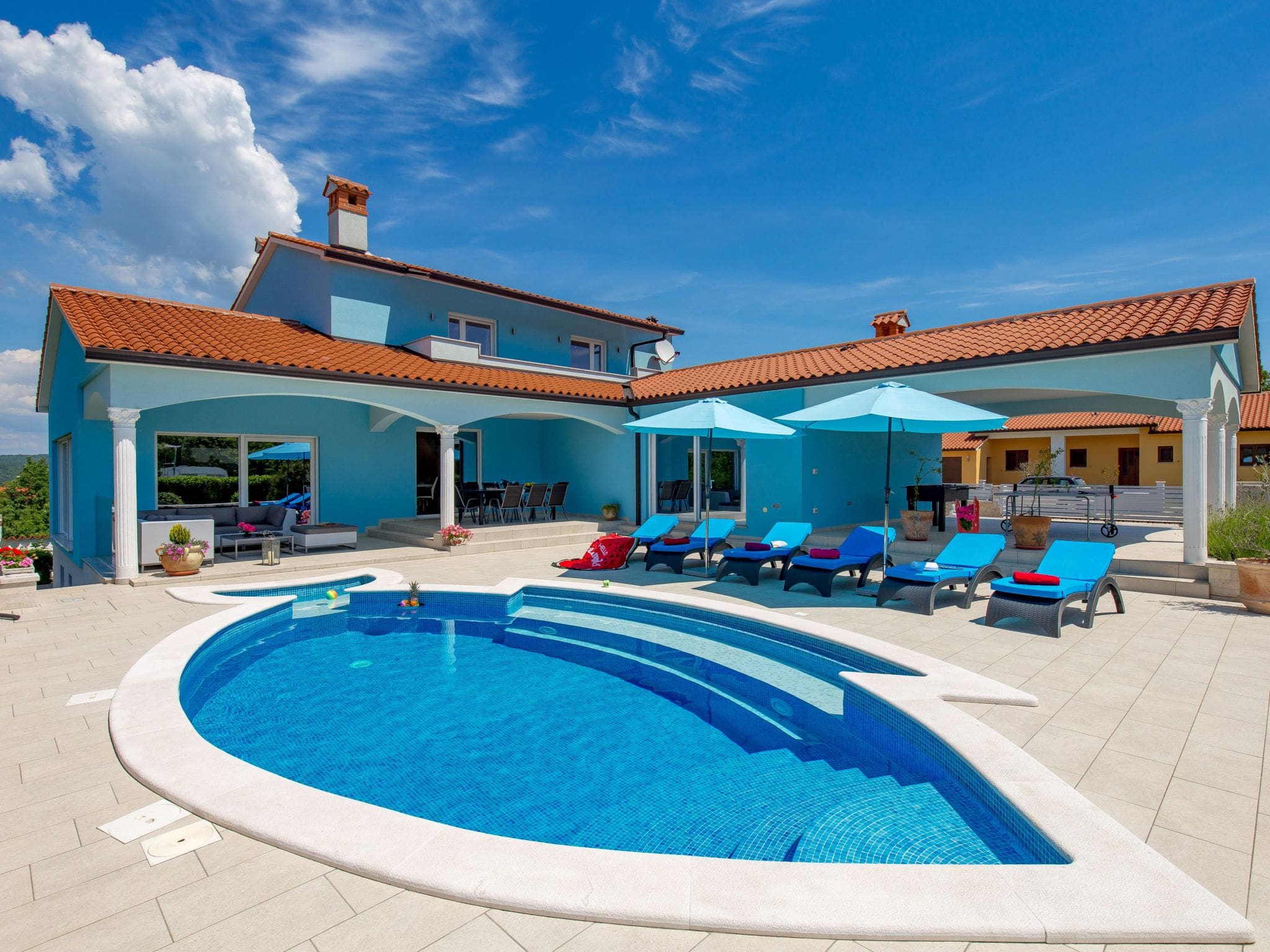 Kuća Kapelica Labin: Stylish 4-Bedroom Holiday Villa with Private Pool and Games Room in Istria Croatia