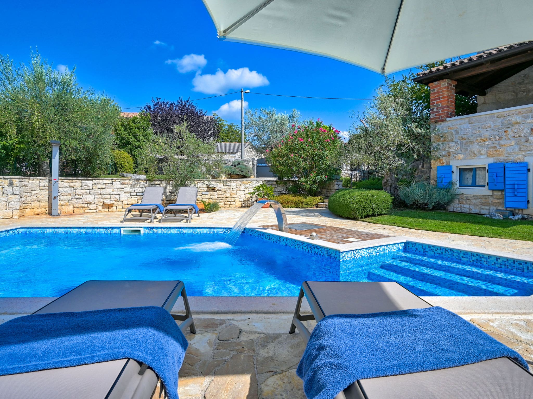 Kuća Kirmenjak Poreč: Rustic Four Bedroom Villa with Private Pool and Expansive Gardens in Croatia