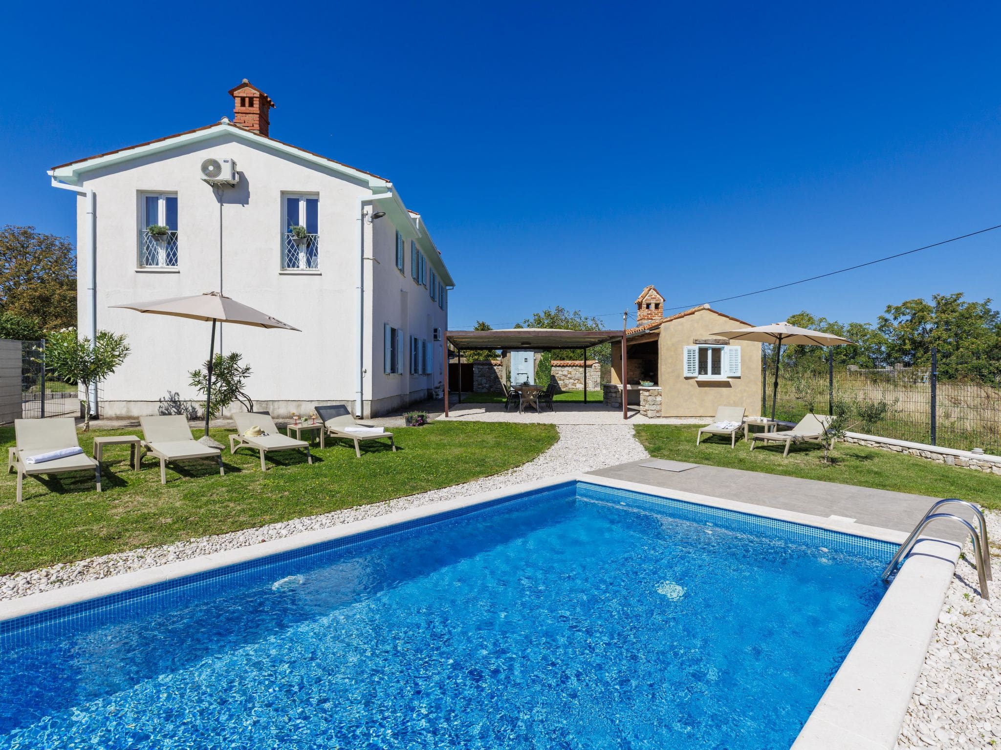 Kuća Kvarner Labin: Spacious 6-Bedroom Villa with Private Pool and Garden in Historic Istrian Town