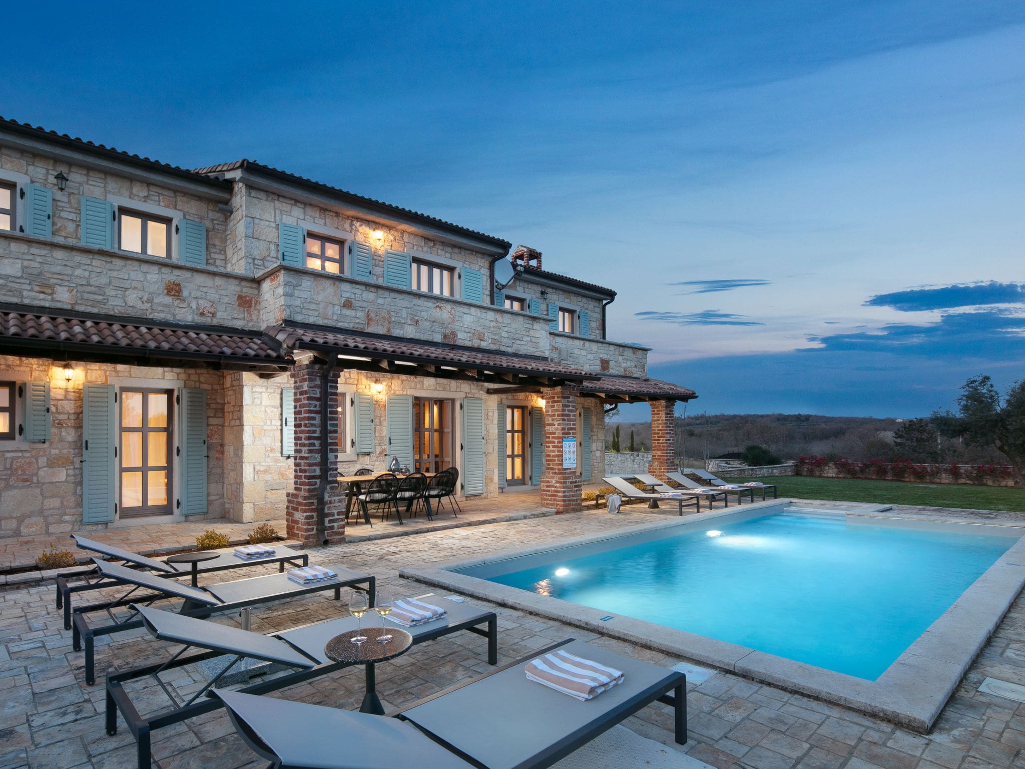 Kuća Lovrečka Sveti: Elegant Four-Bedroom Villa with Private Pool and Garden in Sveti Lovrec near Porec