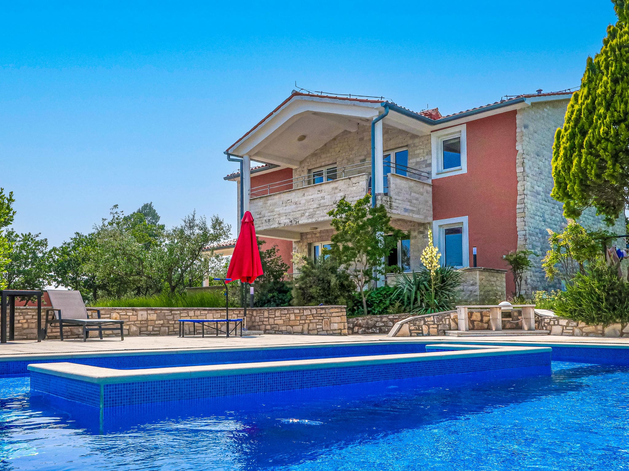 Kuća Majmajola Vodnjan Pula: Spacious 6-Bedroom Family Villa with Private Pool and Historic Gardens near Pula Croatia