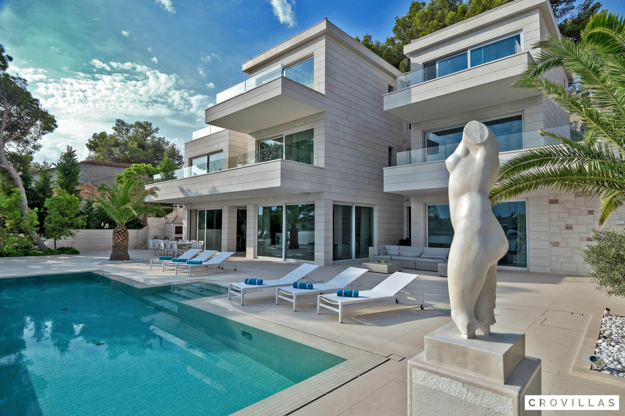 Kuća Marjan Split Split 18: Luxury 6-Bedroom Apartment with Infinity Pool and Seaview, Split