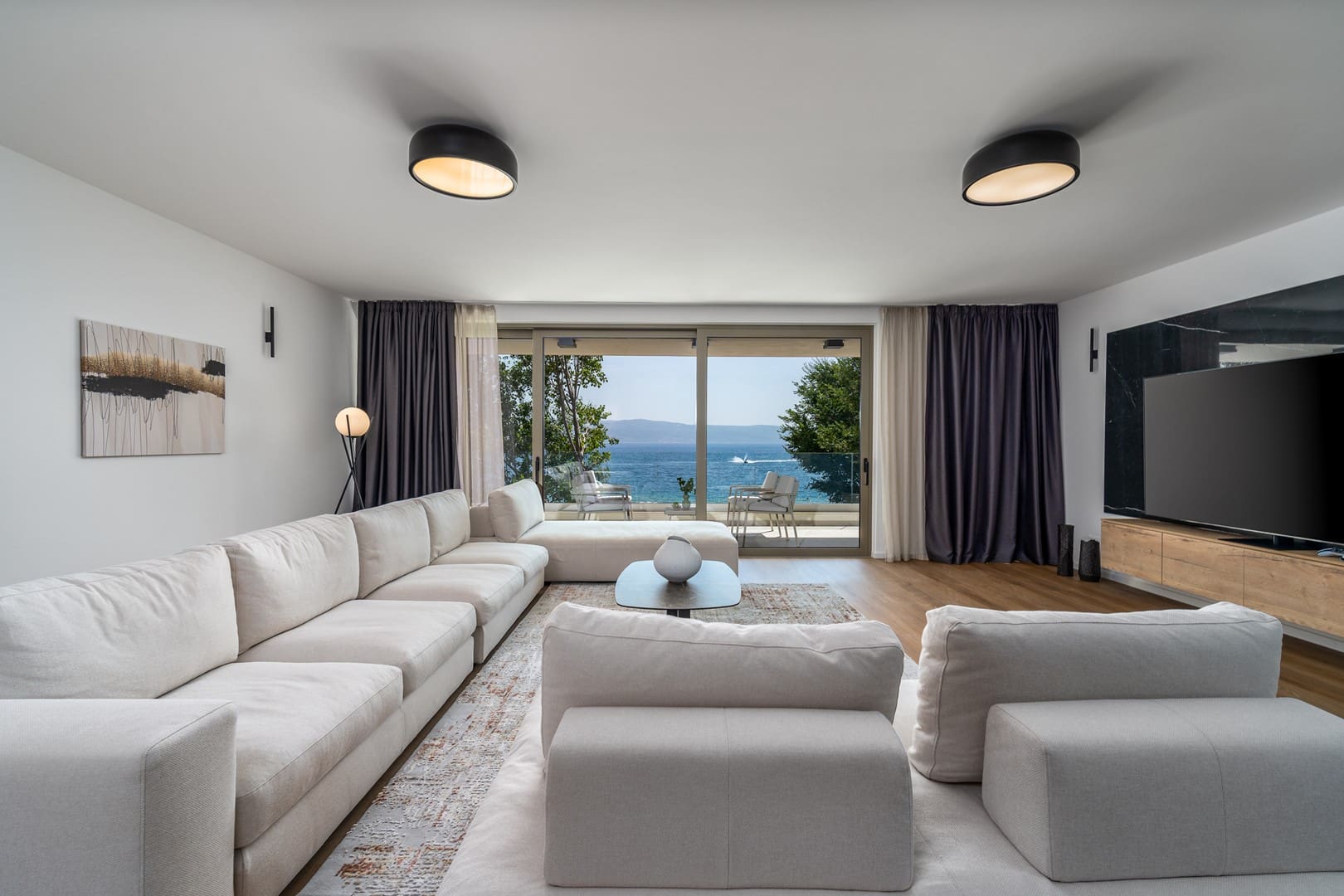Kuća Marjan Split Split 19: Luxury 7-Bedroom Apartment with Beachfront and Pool, Split