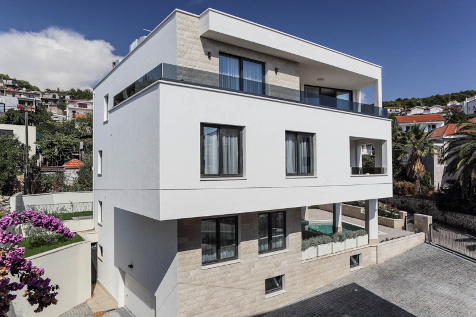 Kuća Marjan Split Split 27: Spacious 7-Bedroom Apartment with Sea View and Pool, Split