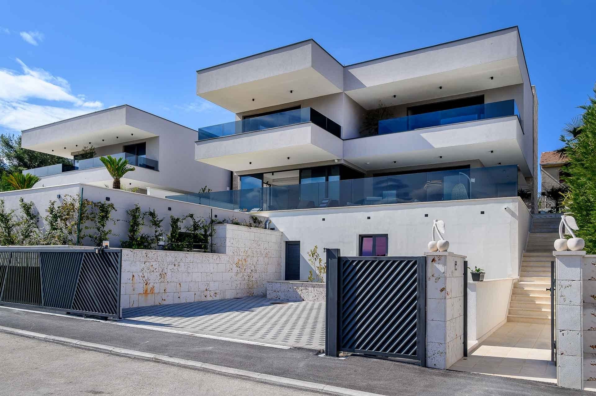 Kuća Marjan Split Split 8: Luxury 4-Bedroom Apartment with Seaviews and Pool, Split