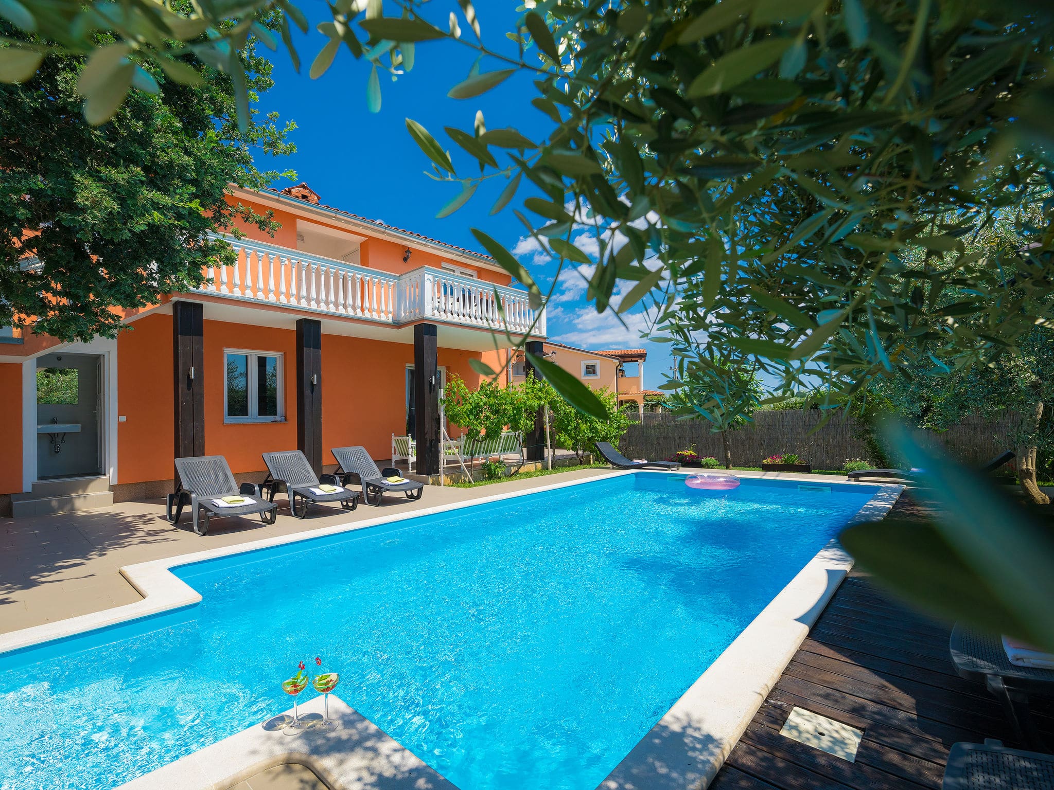 Kuća Medulin Pula: Spacious 5-Bedroom Family Villa with Private Pool and Gardens in Istria Croatia