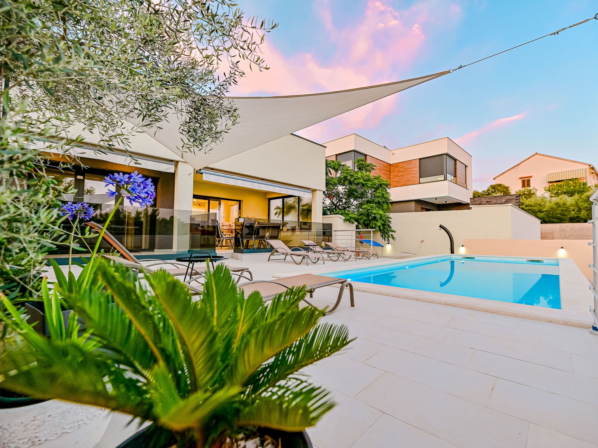 Kuća Paklenica Bokanjac: Modern 3-Bedroom Family Villa with Private Pool and Fitness Room in Zadar Croatia