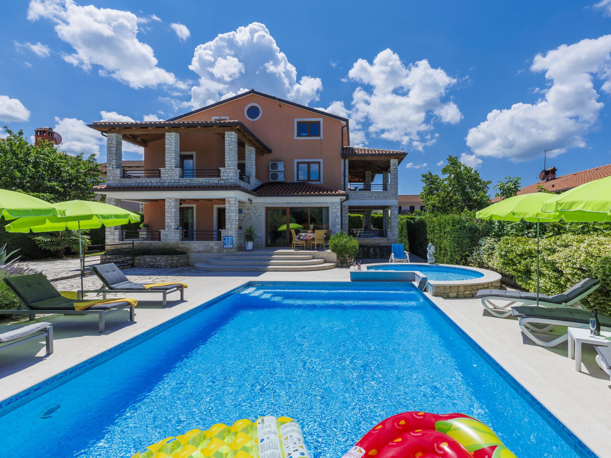 Kuca Plovanija Buje: Spacious 6-Bedroom Family Villa with Private Pool and Garden in Croatian Istria