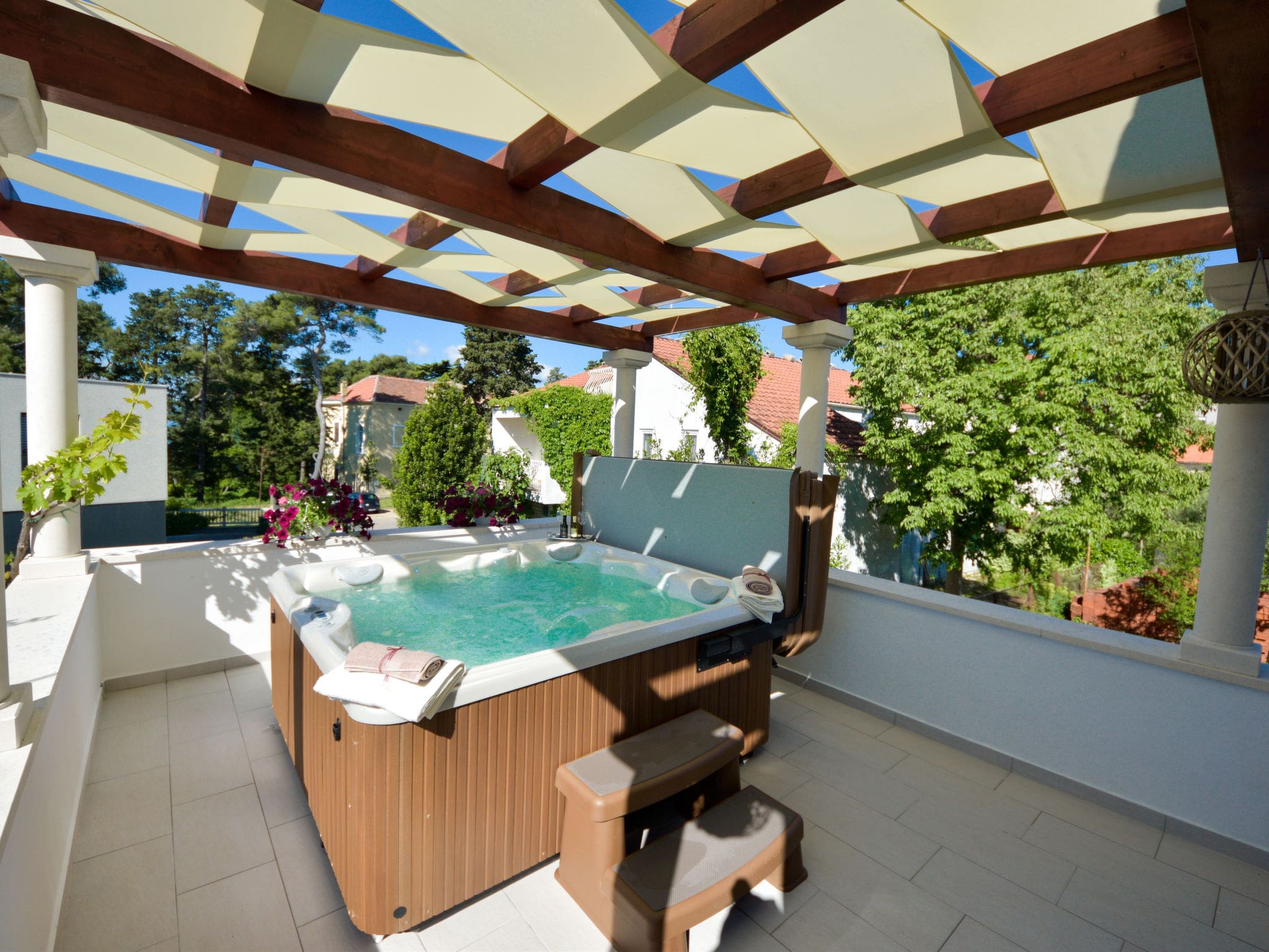 Kuća Puntamika Zadar: Spectacular Four-Bedroom Family Villa Near Historic Centre with Hot Tub and Garden in Croatia