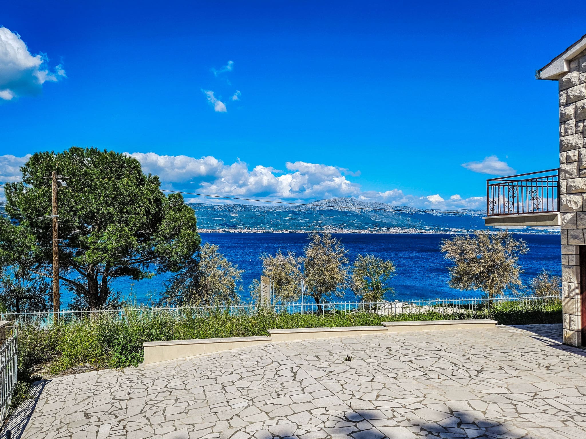 Kuca Puntara Slatine: Stunning 4-Bedroom Beachfront House with Sea Views Just Steps from Beach in Croatia