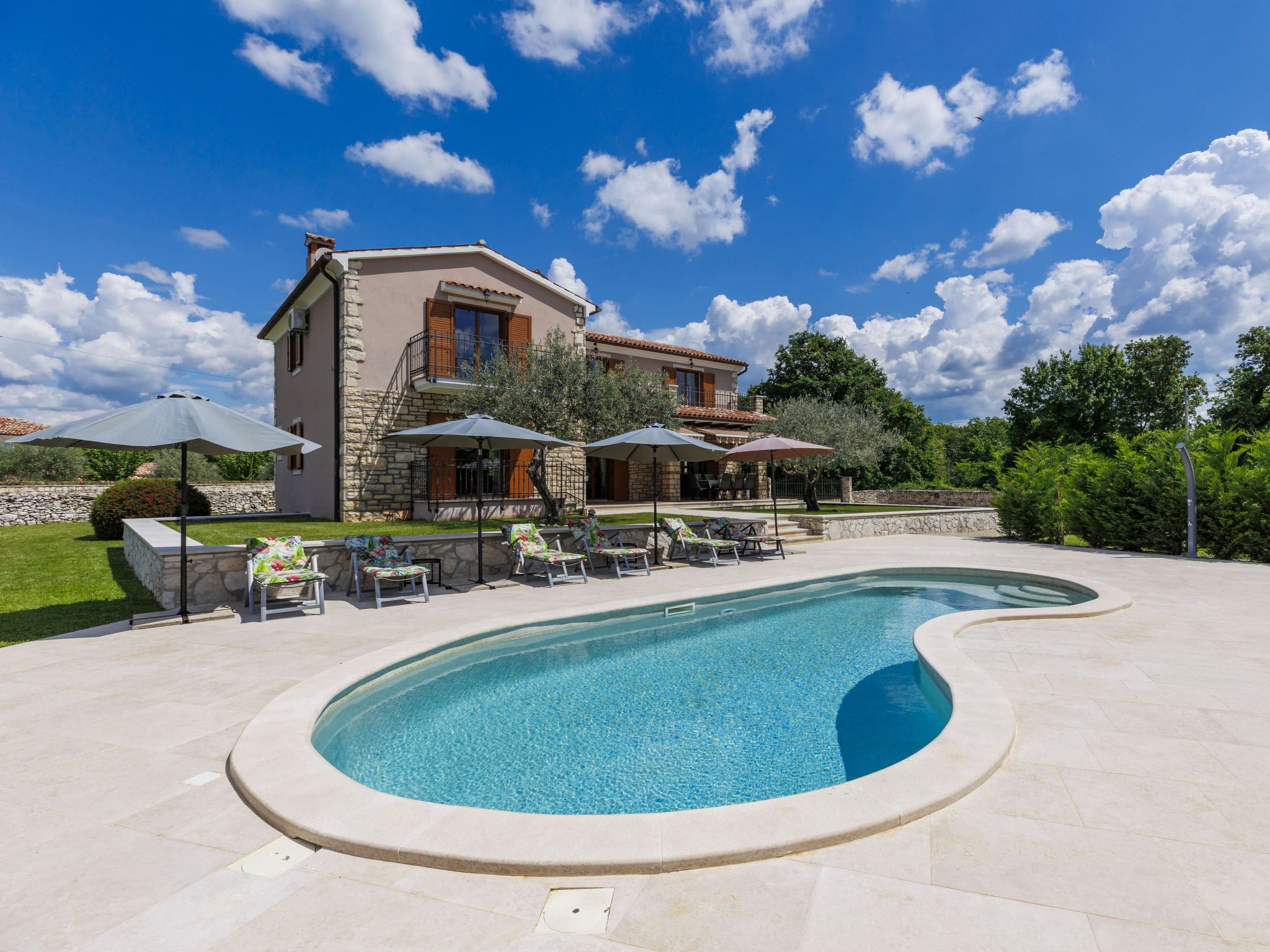 Kuća Ribari Poreč: Stunning 3-Bedroom Family Villa with Private Pool and Fitness Facilities in Central Istria