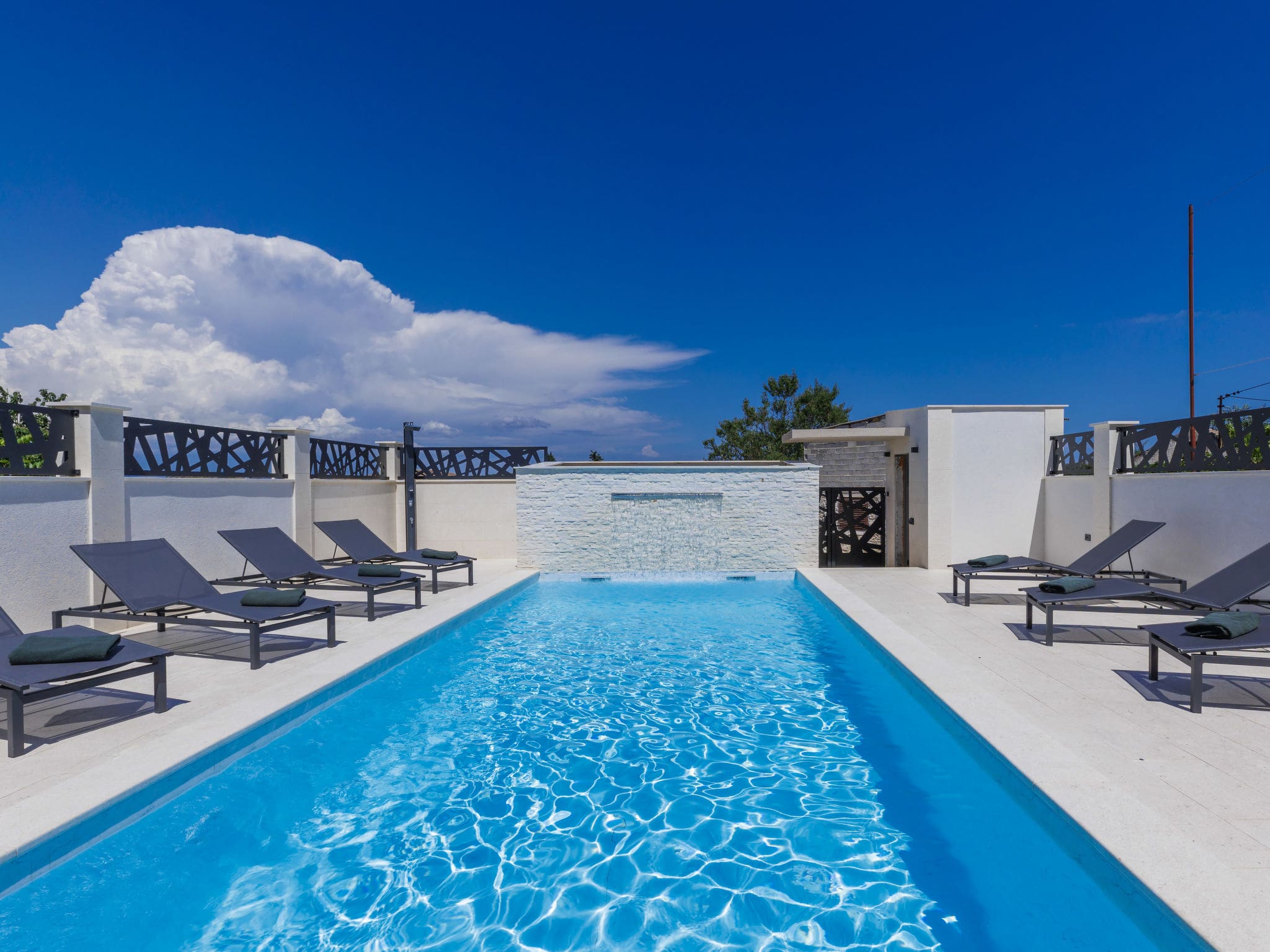 Kuća Scirocco Banjole: Luxury 5-Bedroom Villa with Private Heated Pool and Hot Tub in Istria Croatia