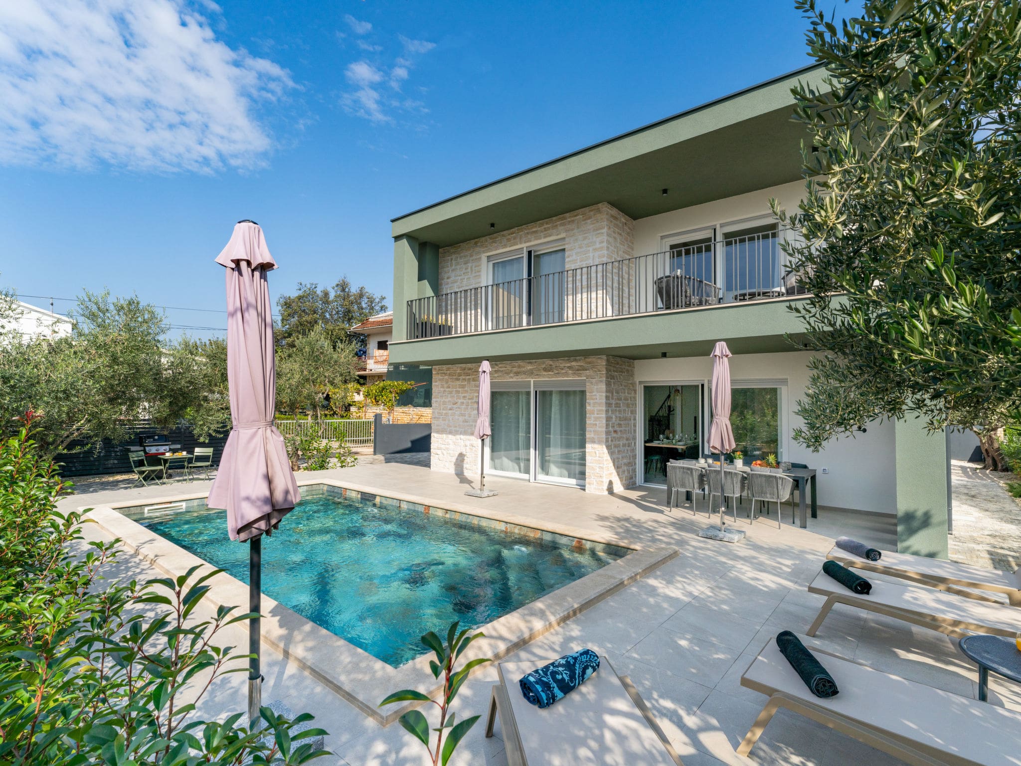 Kuća Silba Sukošan: Modern 3-Bedroom Beachfront Villa with Heated Private Pool Near Zadar Croatia