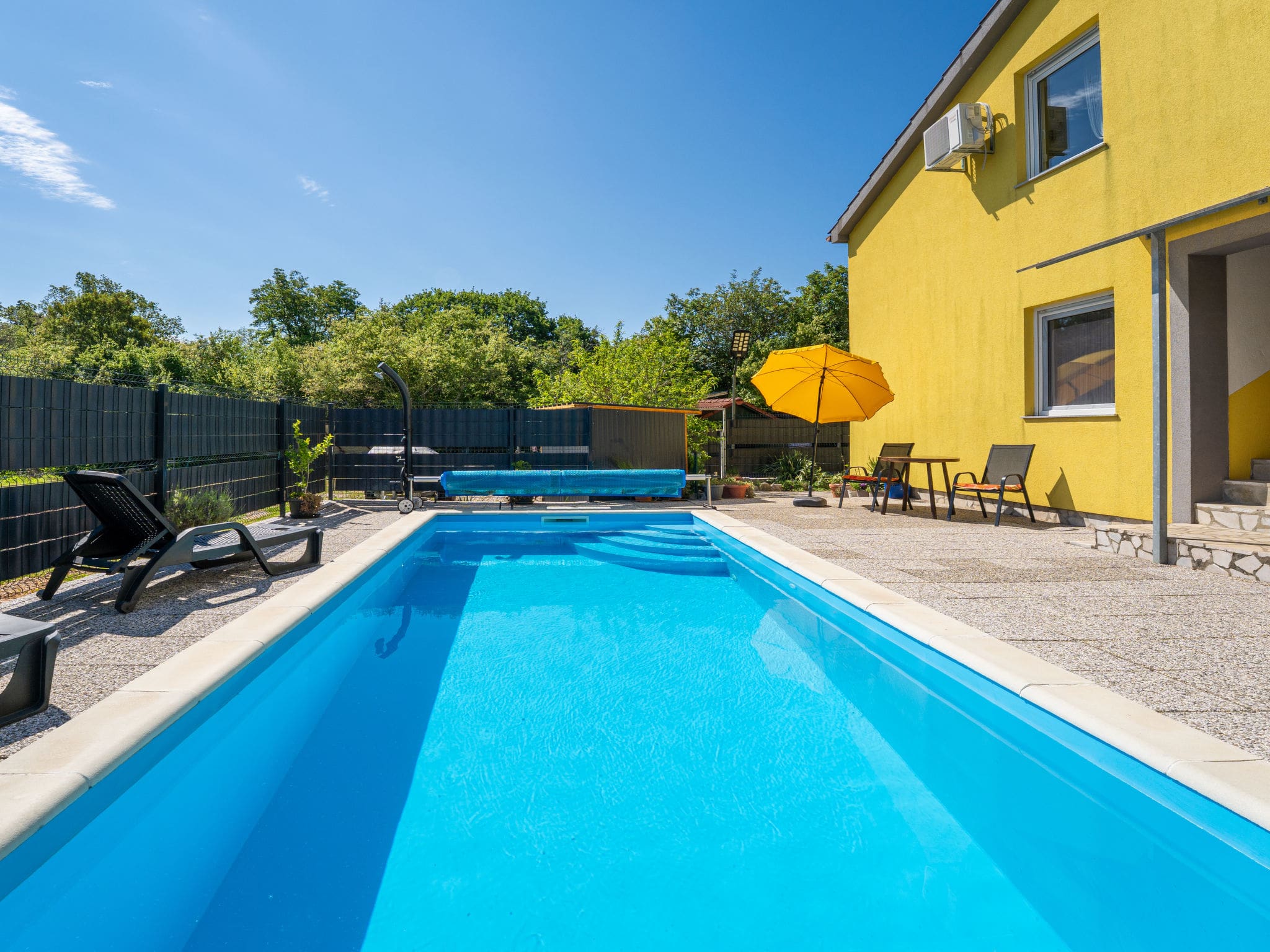 Kuća Šilo Krk: Luxury 5-Bedroom Semi-Detached Villa with Private Pool and Table Tennis near Šilo