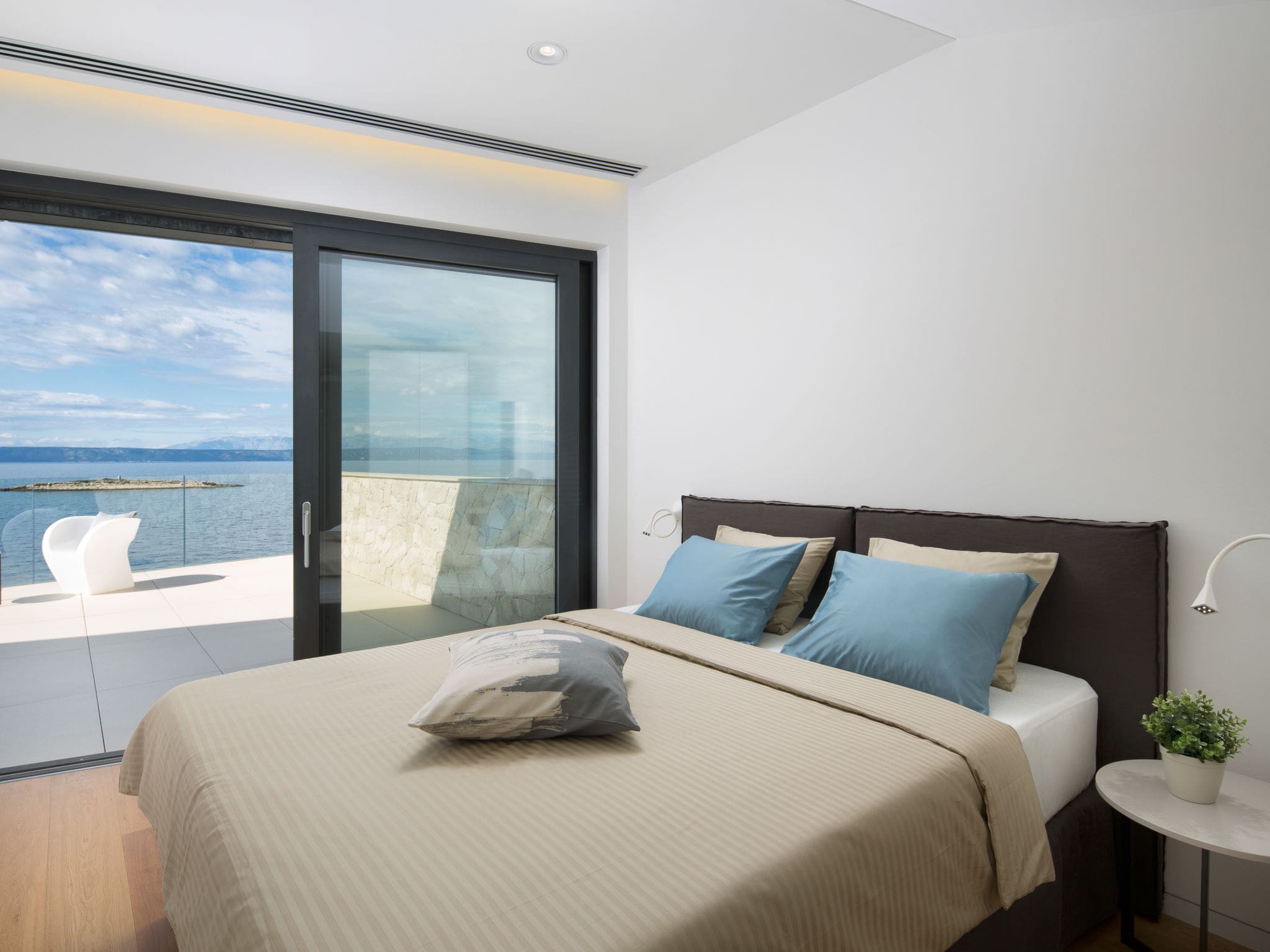 Kuća Škorpina Korčula: Spectacular 4-Bedroom Beachfront Villa with Heated Pool and Sea Views in Croatia