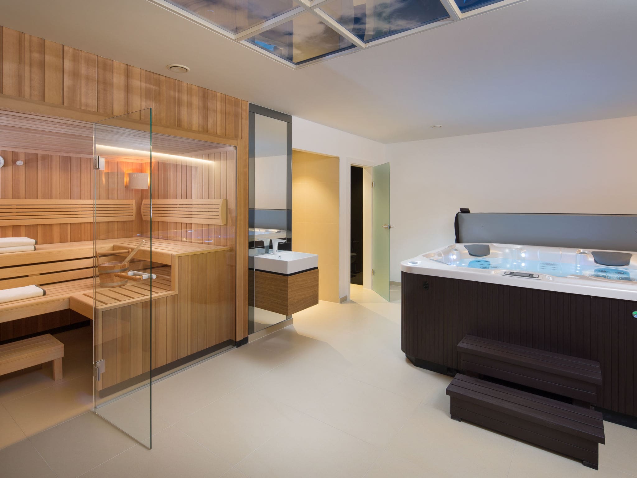 Kuća Škorpina Korčula: Spectacular 4-Bedroom Beachfront Villa with Heated Pool and Sea Views in Croatia