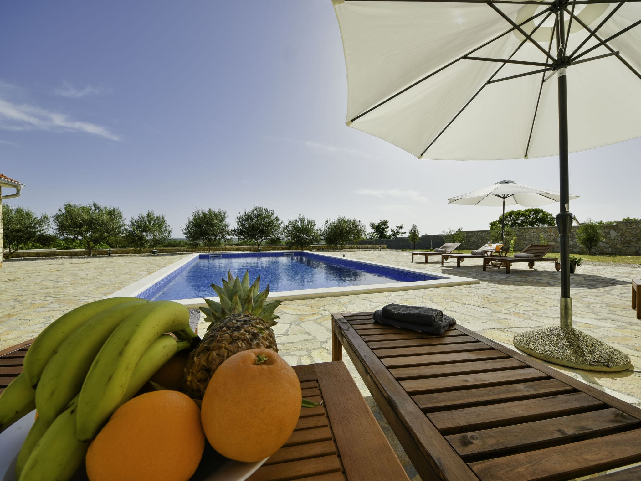 Kuća Suhovare Zadar: Spacious 6-Bedroom Family Villa with Heated Private Pool Near Zadar Croatia
