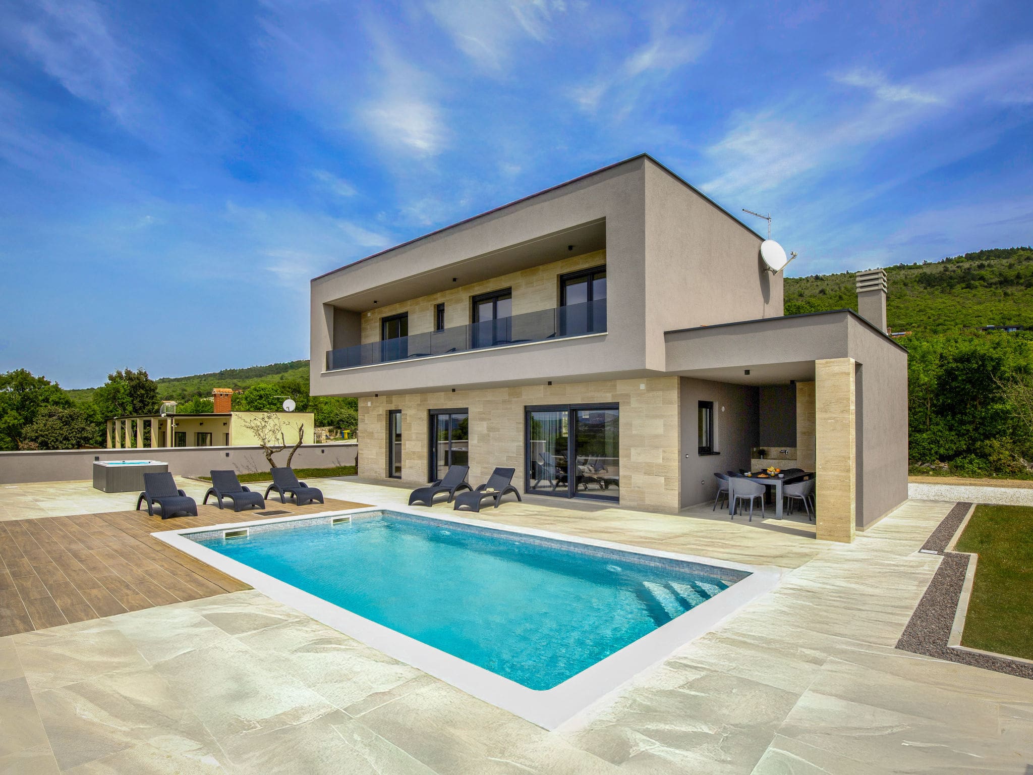 Kuća Suncokret Viškovići: Stunning 4-Bedroom Villa with Private Pool Sea Views and Hot Tub in Istrian Countryside