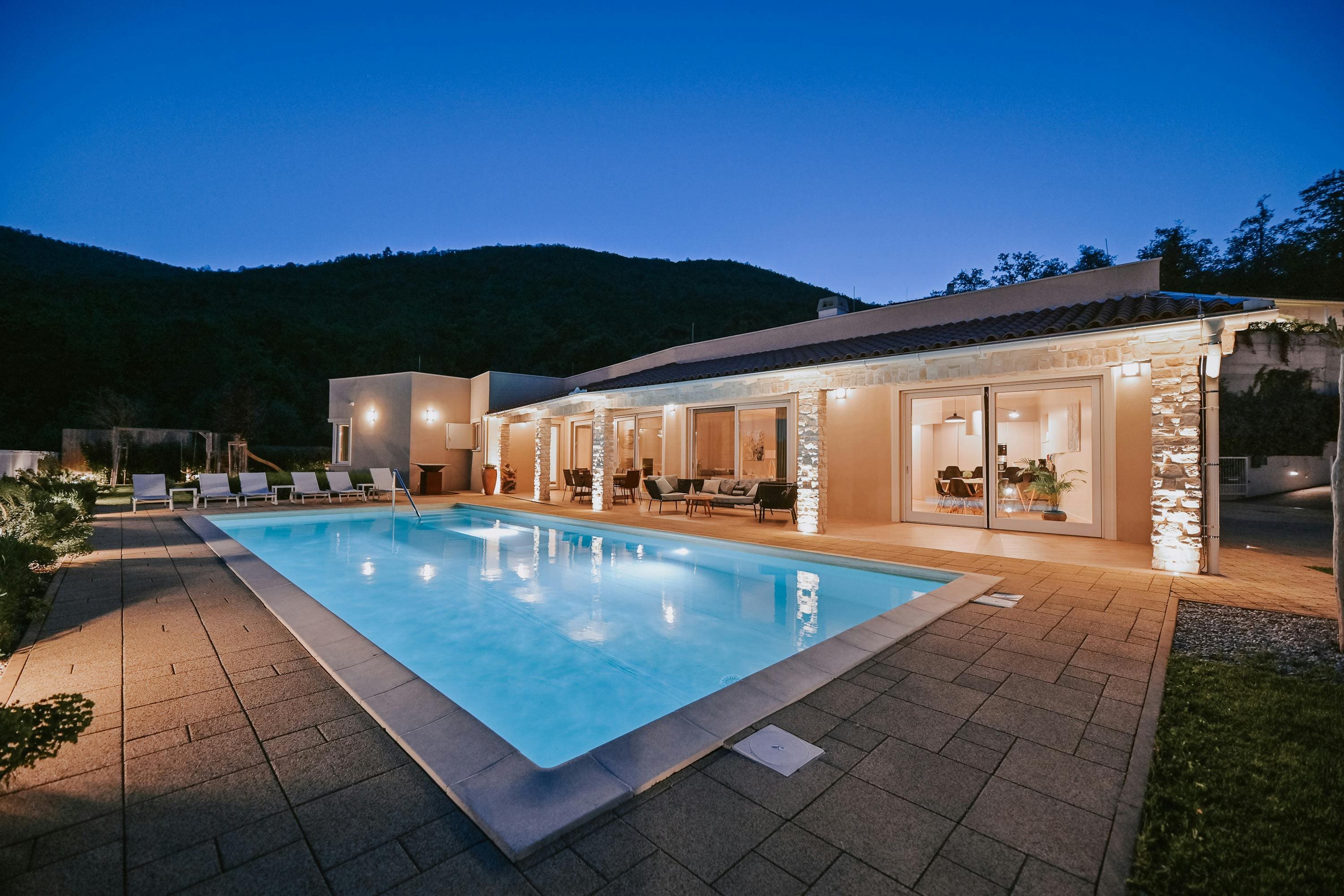 Kuća Tramontana Lovran: Luxury 4-Bedroom Apartment with Sea View and Sauna, Istria