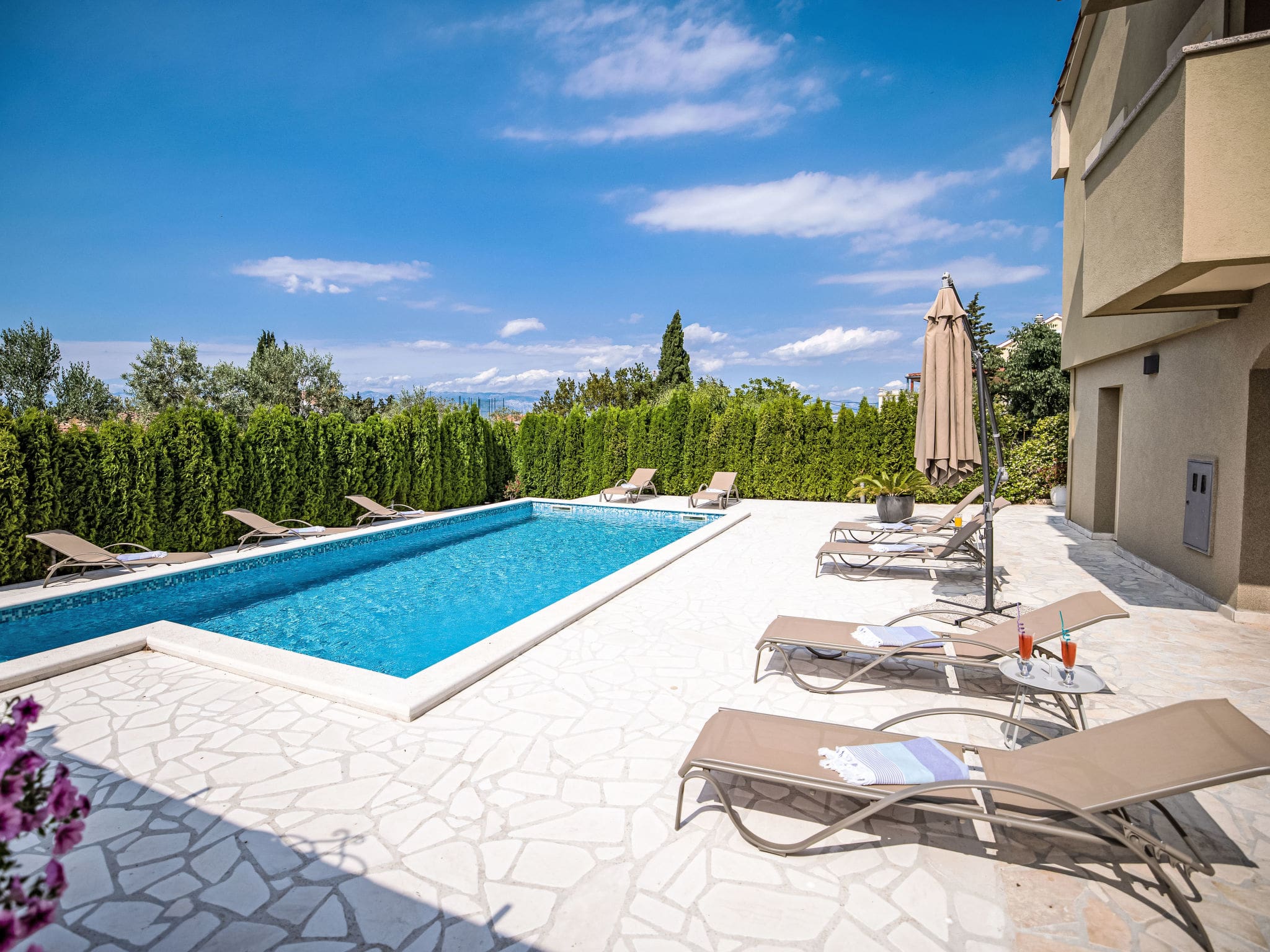 Kuća Ugljan Bokanjac: Spacious 4-Bedroom Family Villa with Private Pool and Eco-Friendly Features in Zadar Croatia
