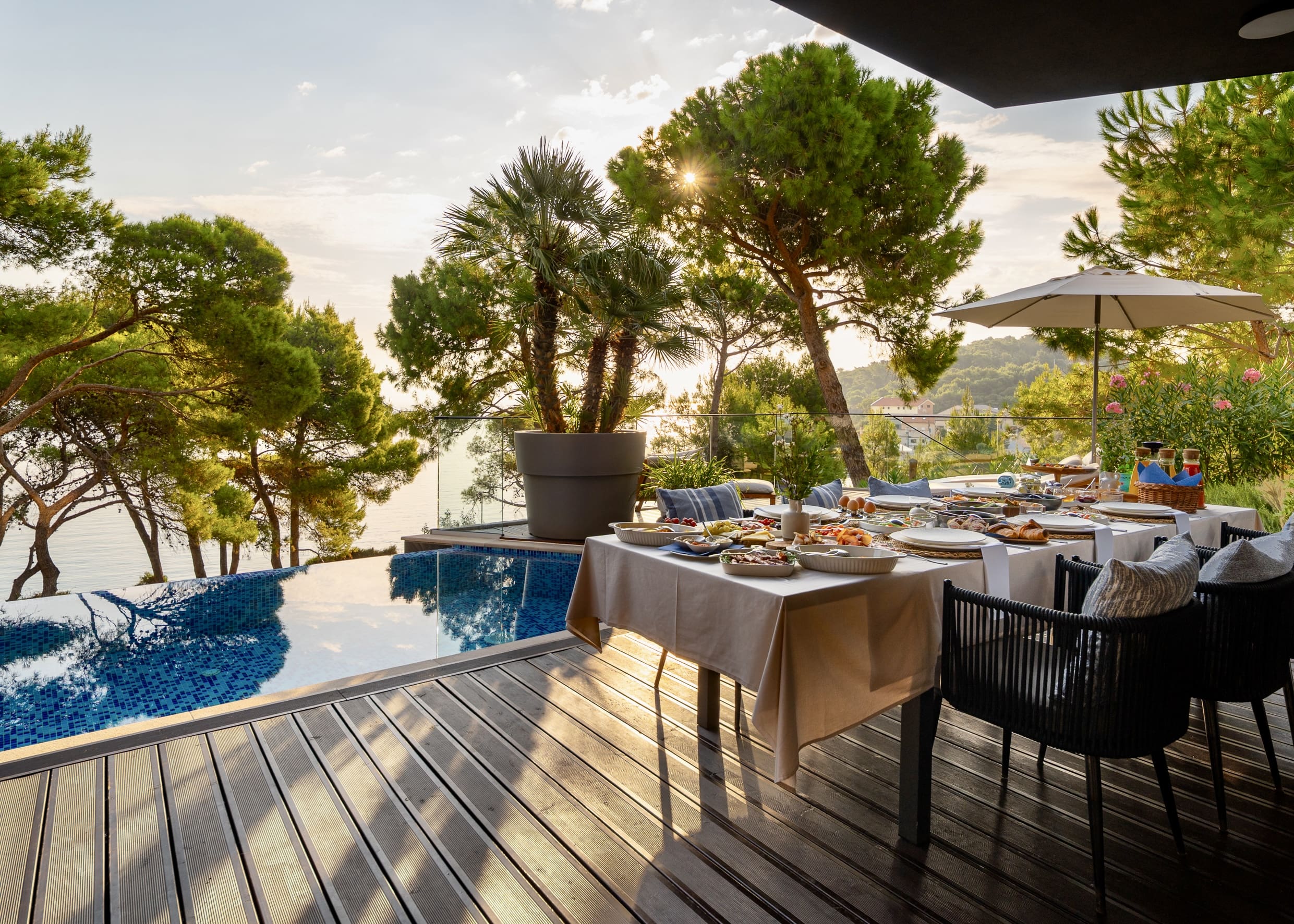 Kuća Velebit Zadar: Luxurious 5-Bedroom Apartment with Infinity Pool and Sea Views, Zadar