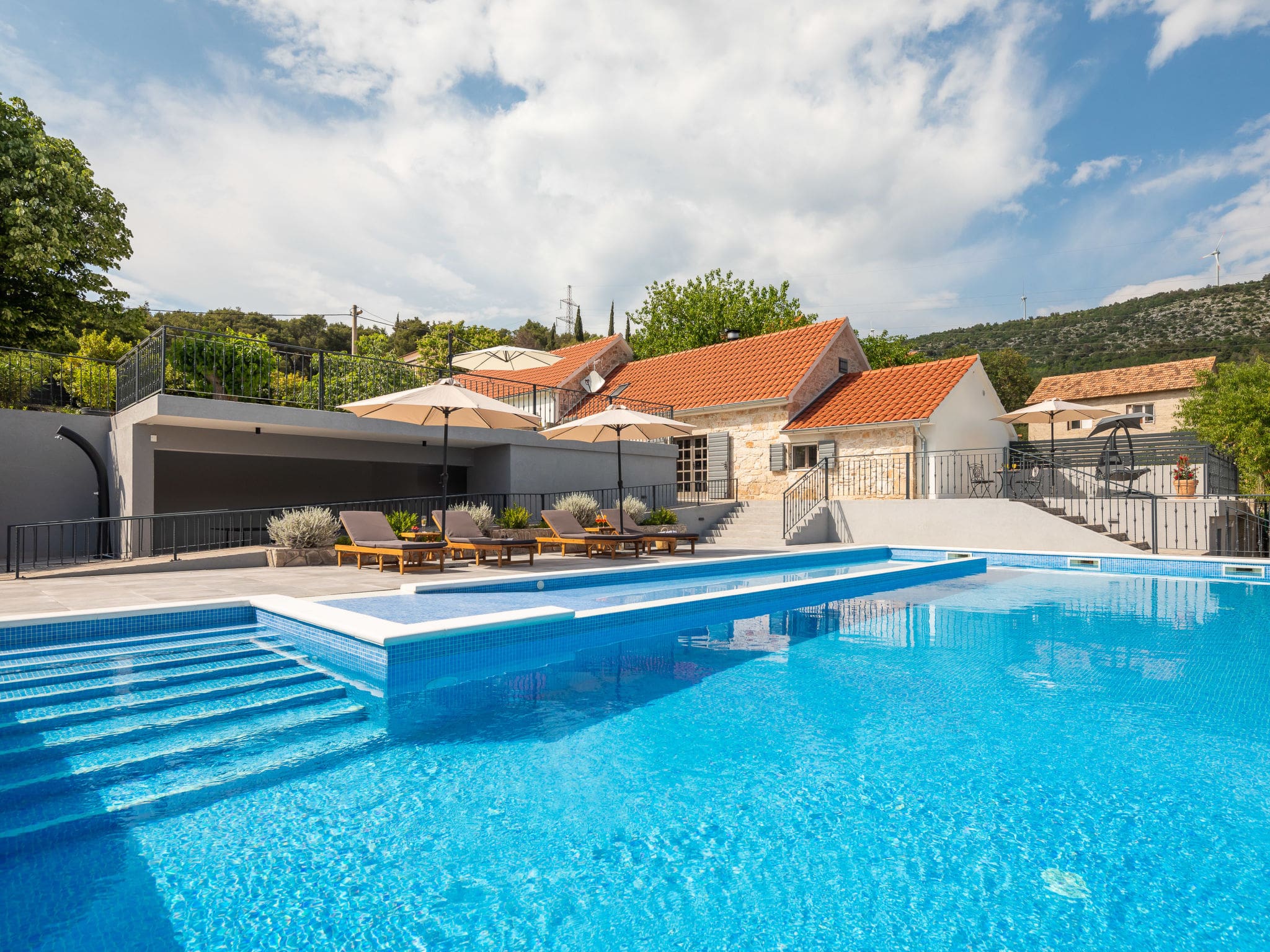 Kuća Vransko Dubrava: Luxury Three-Bedroom Villa with Heated Private Pool and Countryside Views near Historic Sibenik