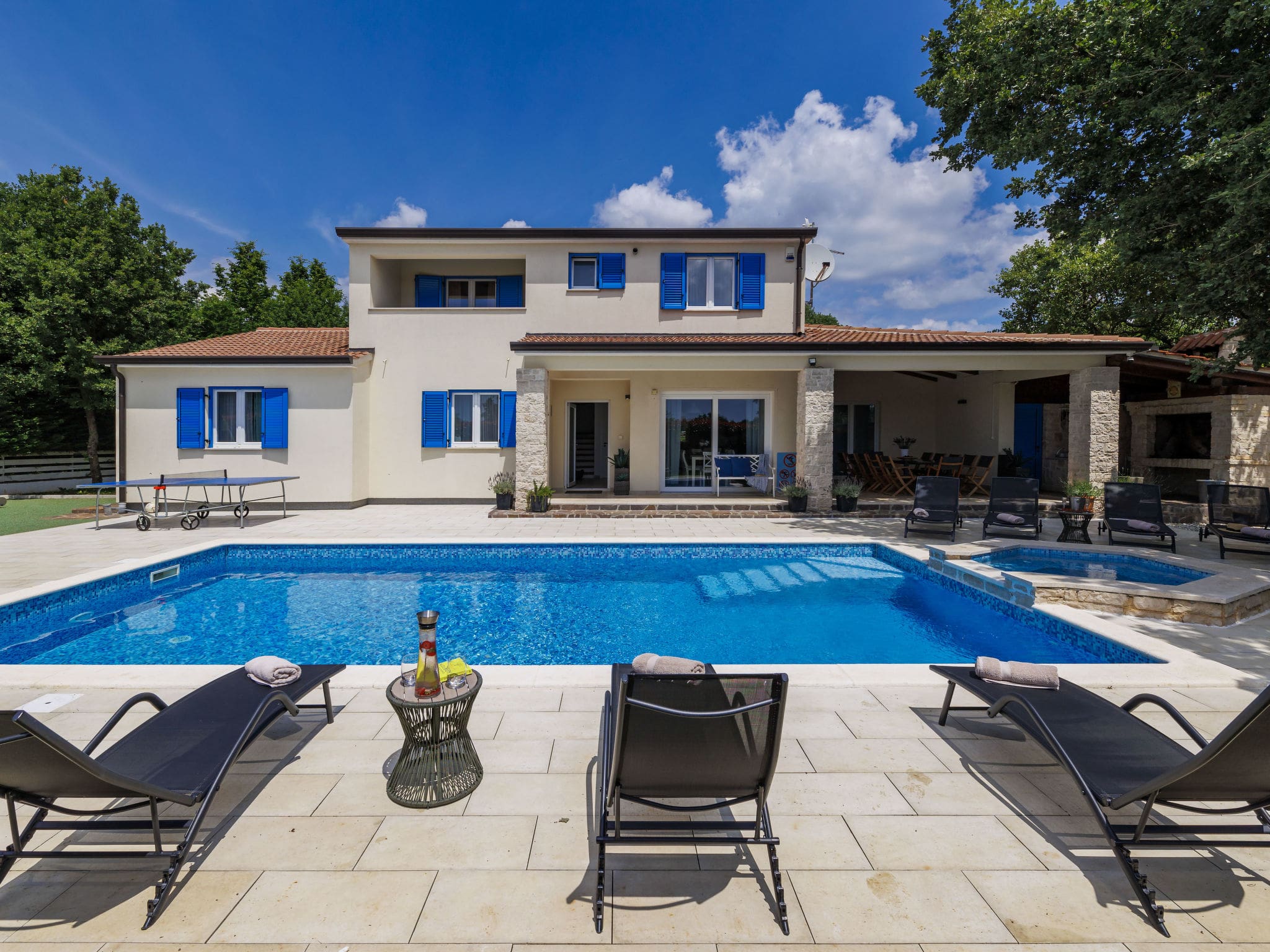 Kuća Žminj Rovinj: Spacious 5-Bedroom Family Villa with Private Pool and Sauna in Croatian Countryside