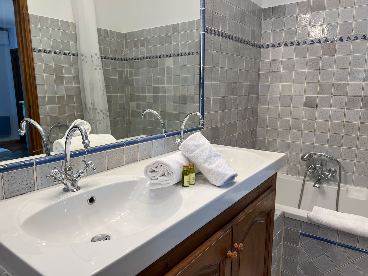 La Belle Époque: Luxury 5-Bedroom Villa with Pool in Cannes