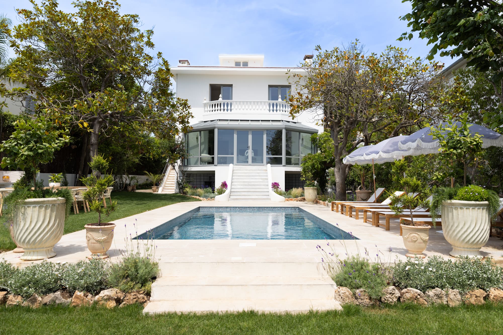 La Belle Étoile: Stunning 6-Bedroom Luxury Villa Rental with Private Pool, Antibes