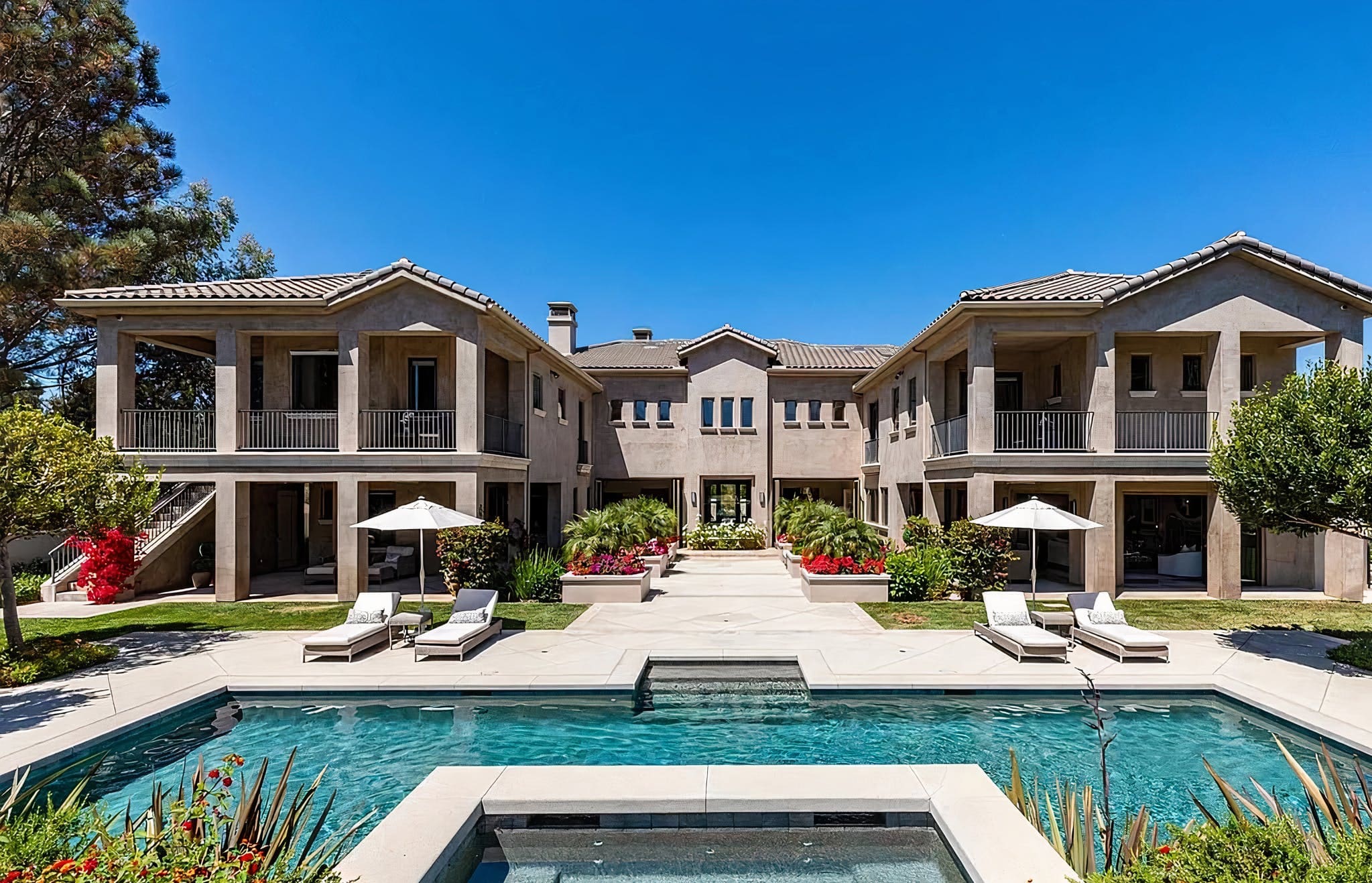 La Casa del Golf: Elegant 5-Bedroom Apartment with Tennis Court, Ojai