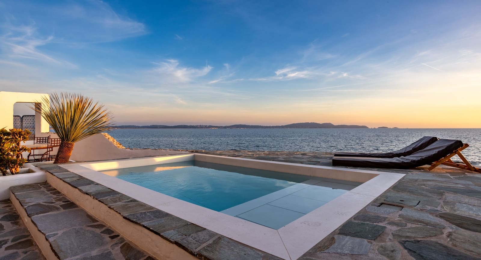 La Perle de Toulon: Stunning 3-Bedroom Villa with Private Pool and Sea Views, Toulon