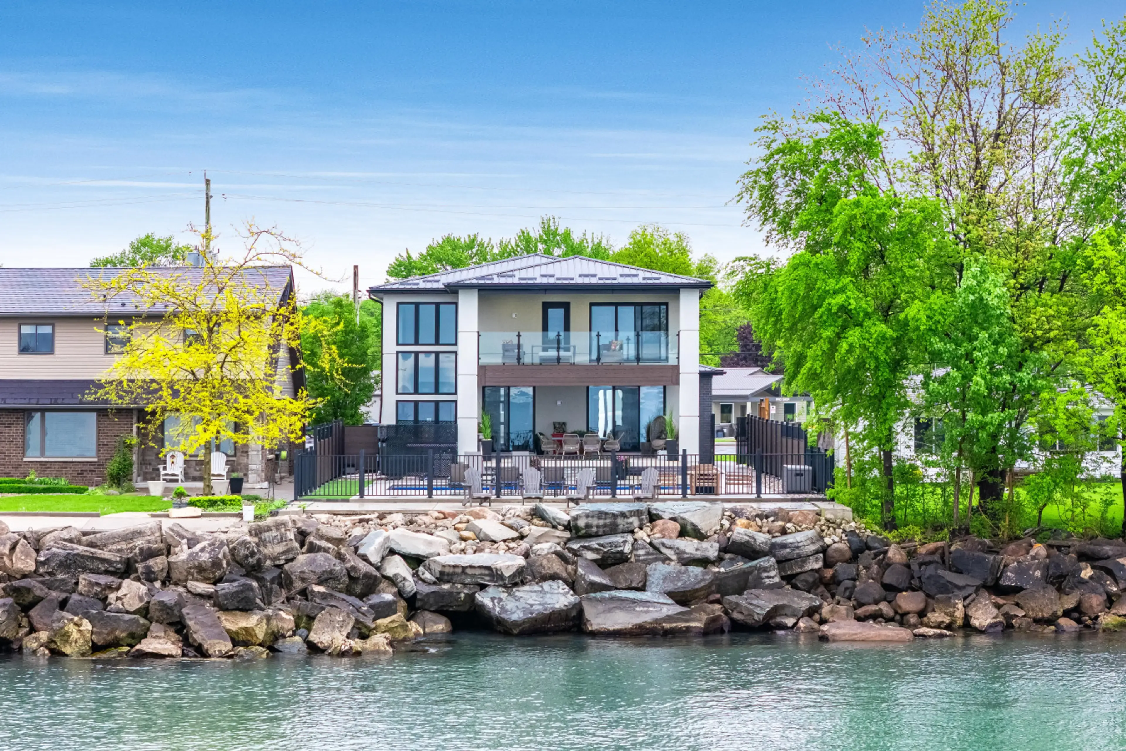 Lakeshore Haven: 6-Bedroom Golf Villa Rental Essex County with Private Pool and Lake Views