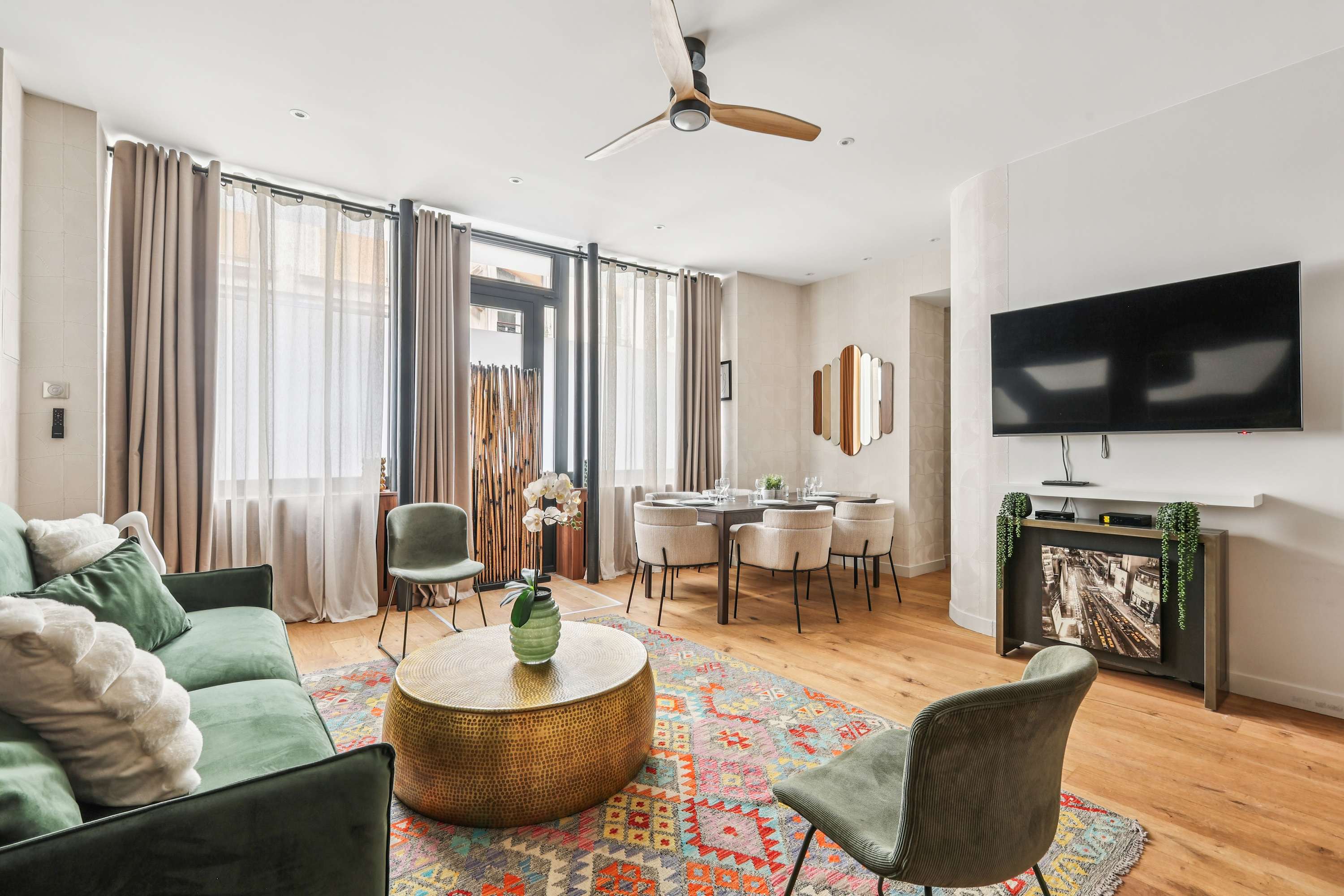 L’Appartement de Montorgueil: Spacious 4-Bedroom Apartment in Montorgueil, Paris