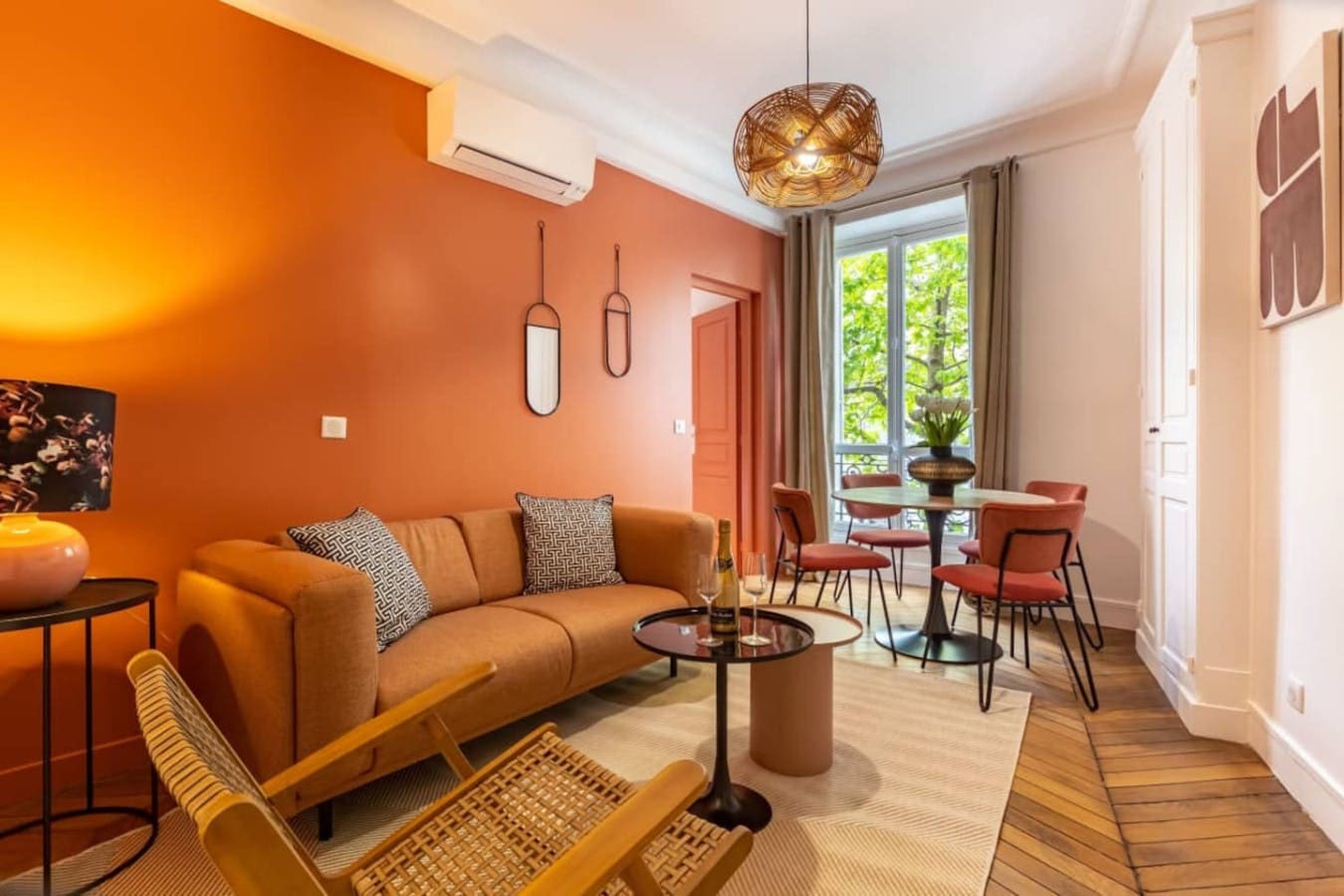 L’Appartement des Étoiles: Luxury 2-Bedroom Apartment Near Arc de Triomphe, Paris