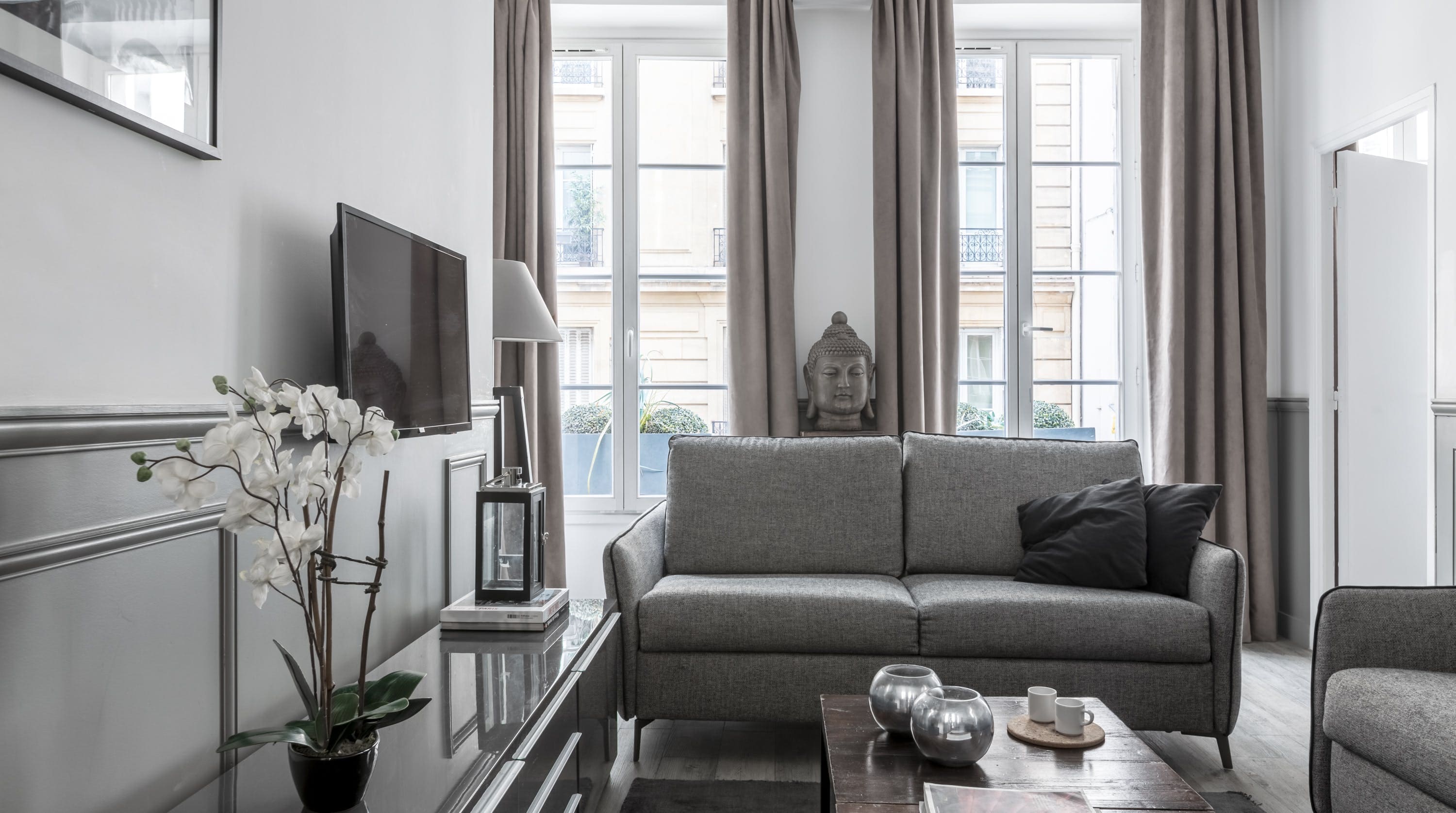 L’Appartement Montorgueil: Spacious 3-Bedroom Apartment Rental in Montorgueil Les Halles, Paris