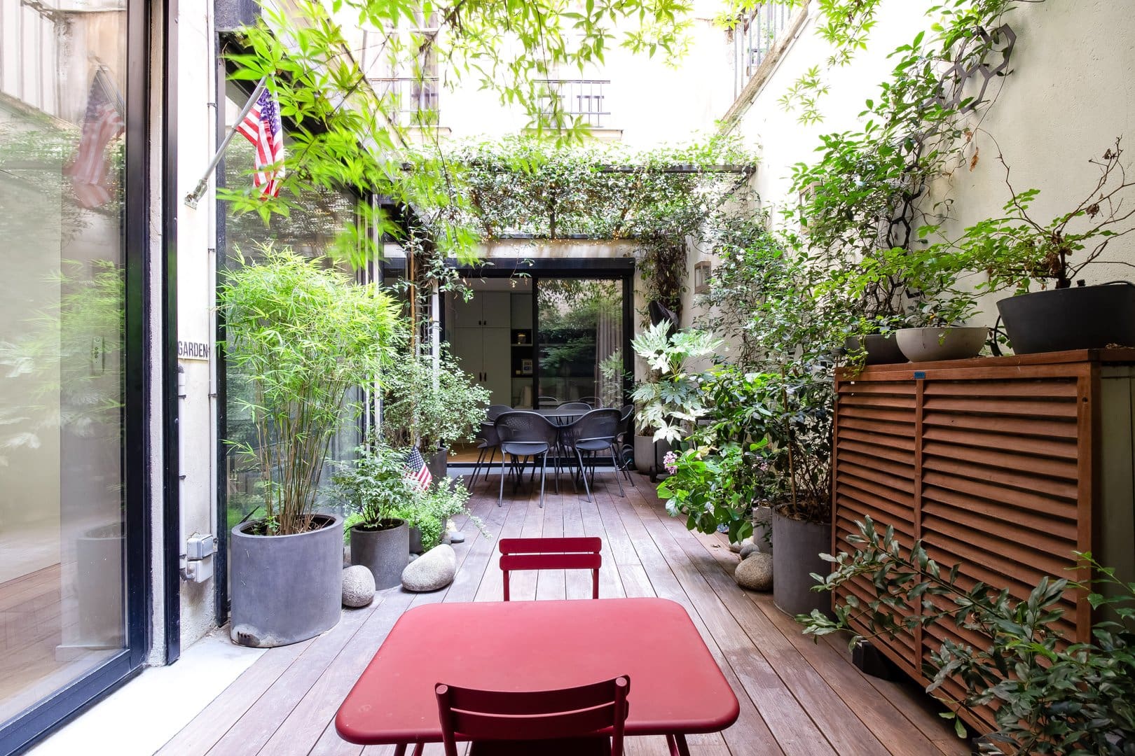 L’Envolée Parisienne: Elegant 3-Bedroom Villa with Courtyard, Montorgueil – Les Halles