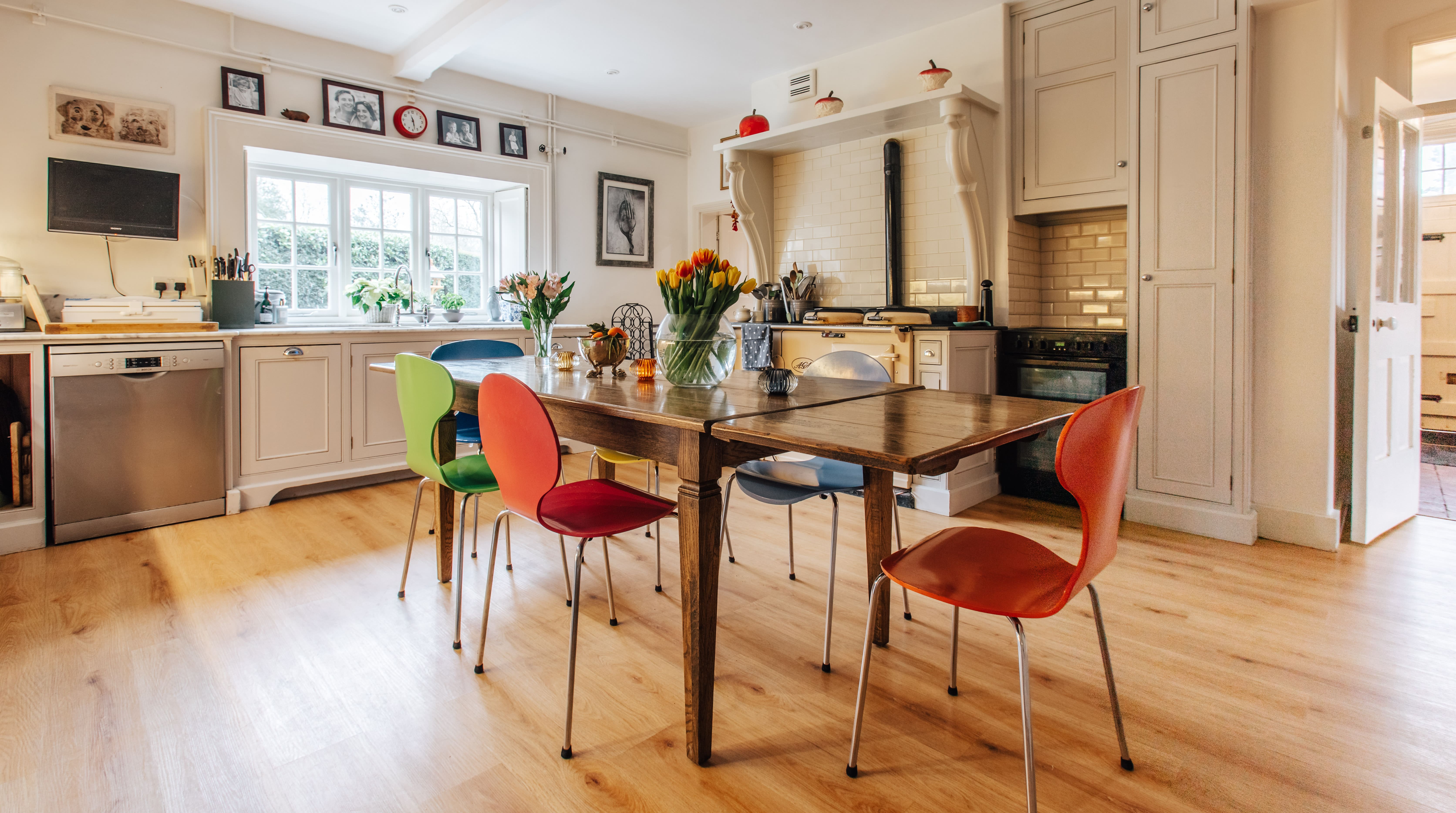 Maidford Rectory House: Historic 6-Bedroom Manor House Rental Northamptonshire with Pool and Tennis Court