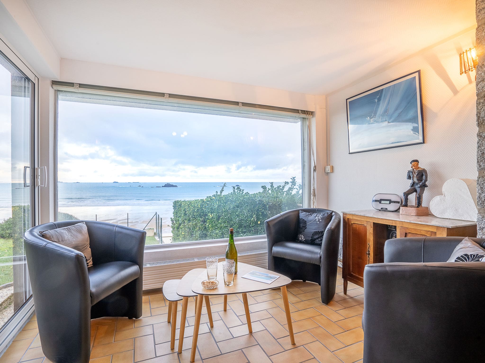 Maison Corsaire SaintMalo: Stunning 3-Bedroom Beachfront Holiday Home with Direct Beach Access and Panoramic Sea Views