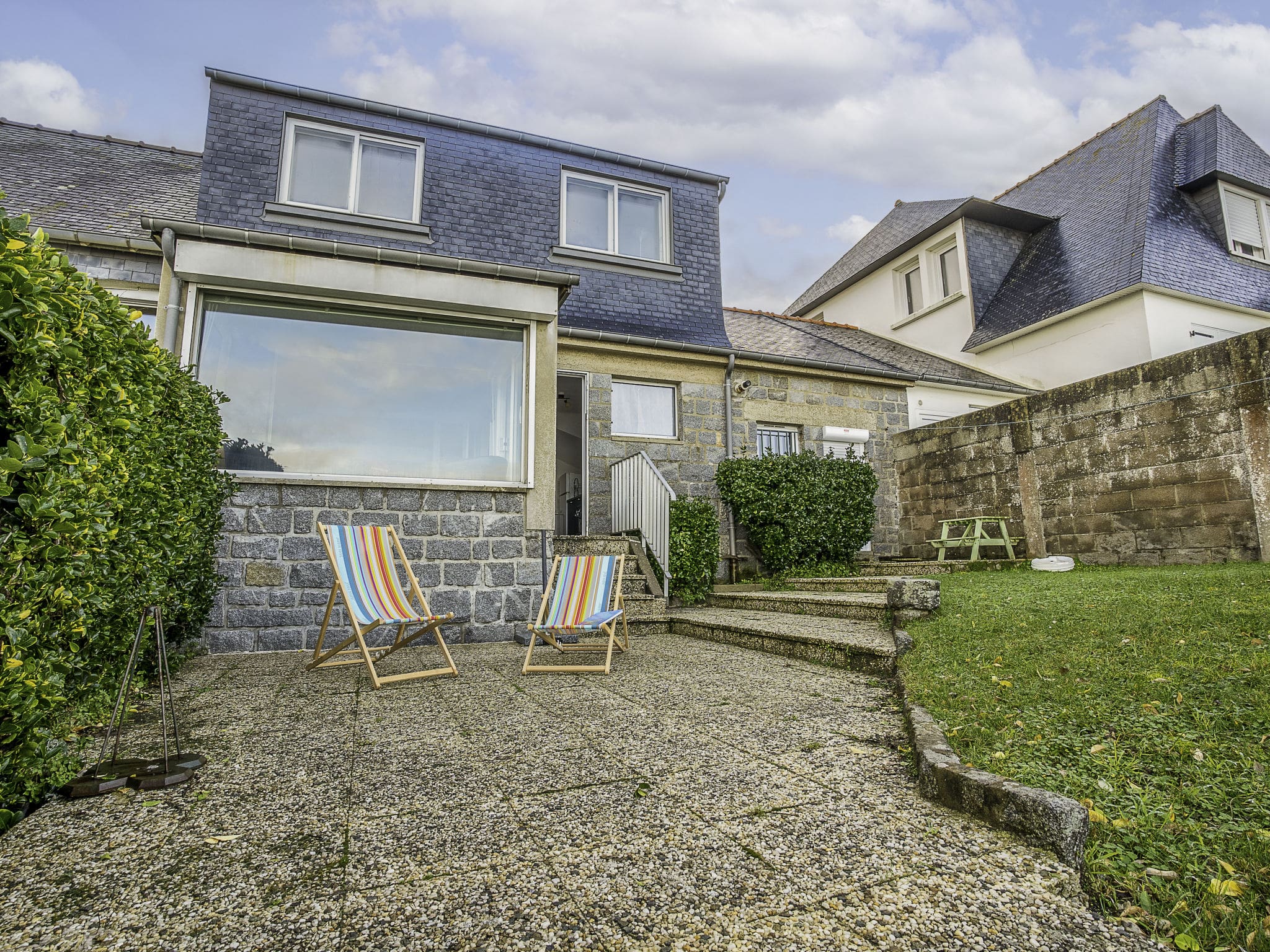 Maison Corsaire SaintMalo: Stunning 3-Bedroom Beachfront Holiday Home with Direct Beach Access and Panoramic Sea Views