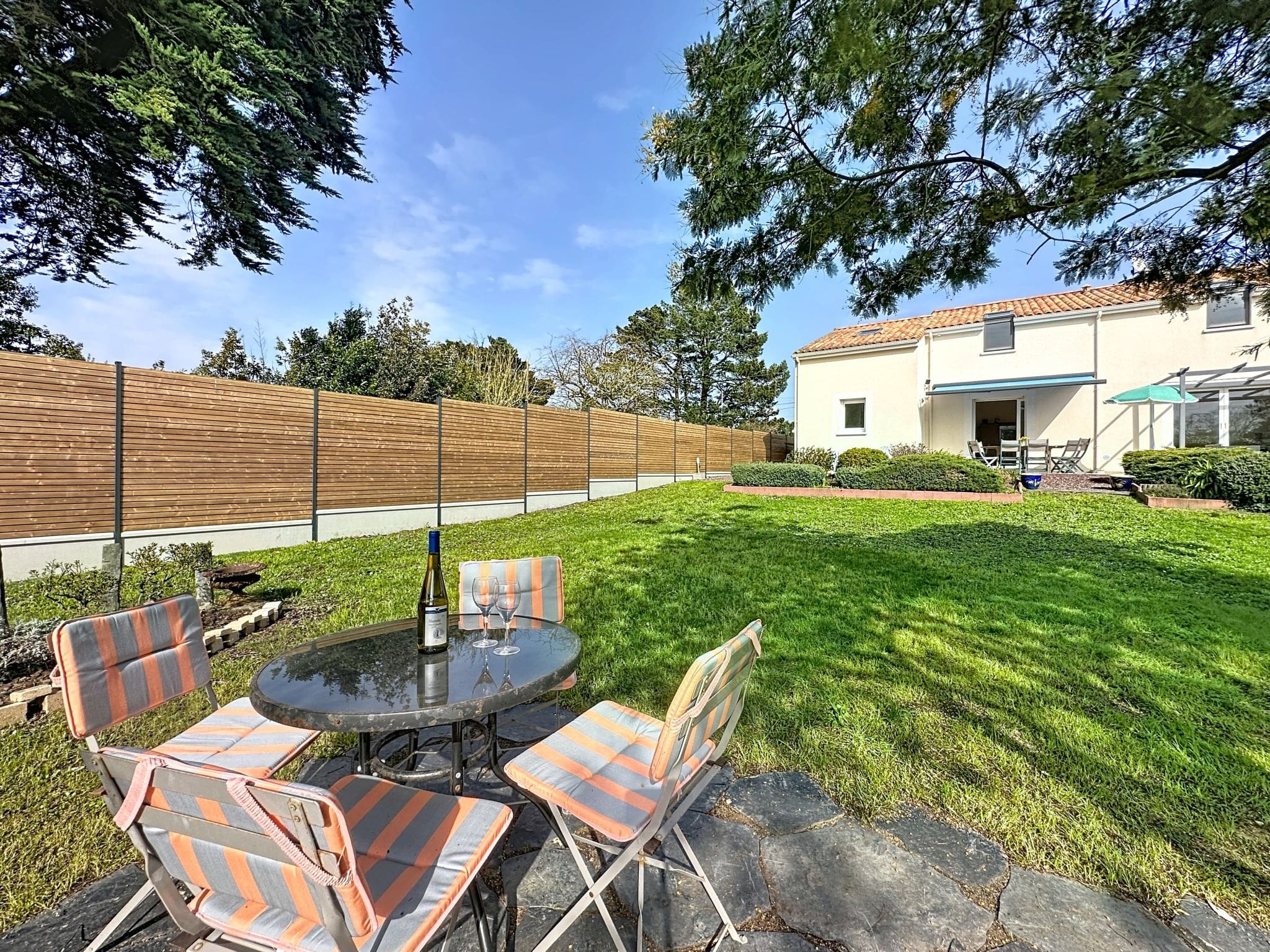 Maison Douanier Bernerie: Elegant 6-Bedroom Family House with Garden and Table Tennis Close to Beach