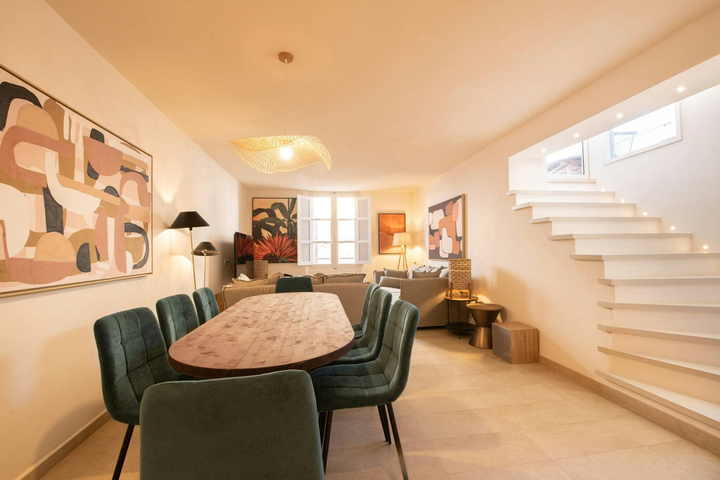 Maison du Port: 4-Bedroom Townhouse with Terrace Views in Saint-Tropez Town Centre