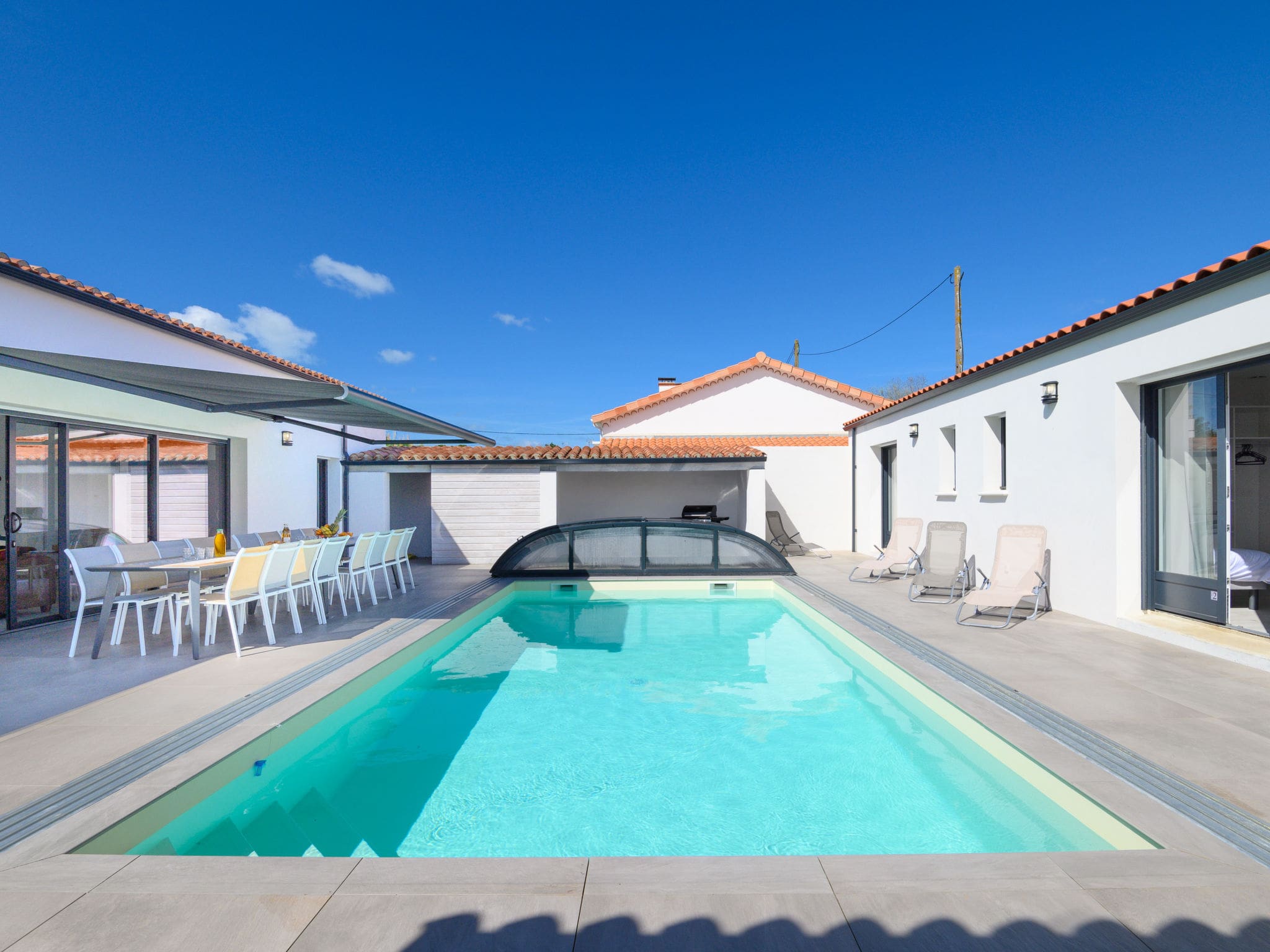 Maison Gois Noirmoutier Ile de Noirmoutier: Stunning 6-Bedroom Modern Villa with Heated Private Pool on Beautiful Ile de Noirmoutier France