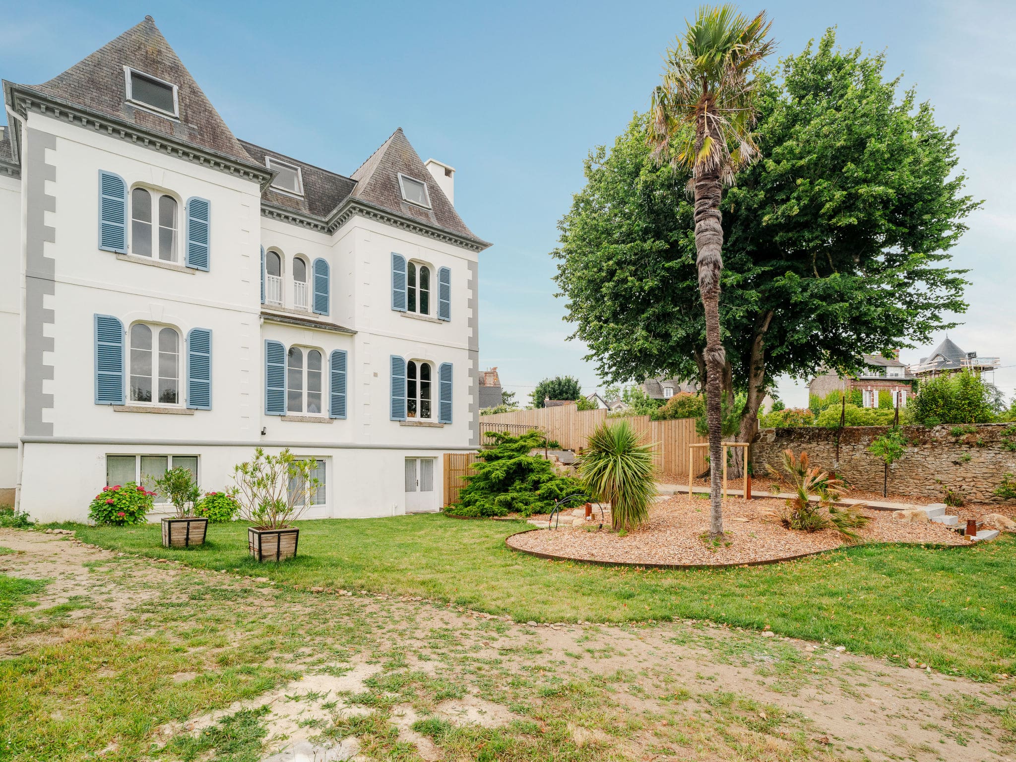 Malouiniere Guerinet Saint-Briac: Spectacular 10-Bedroom French Mansion with Garden and Fitness Room Near Emerald Coast Beaches