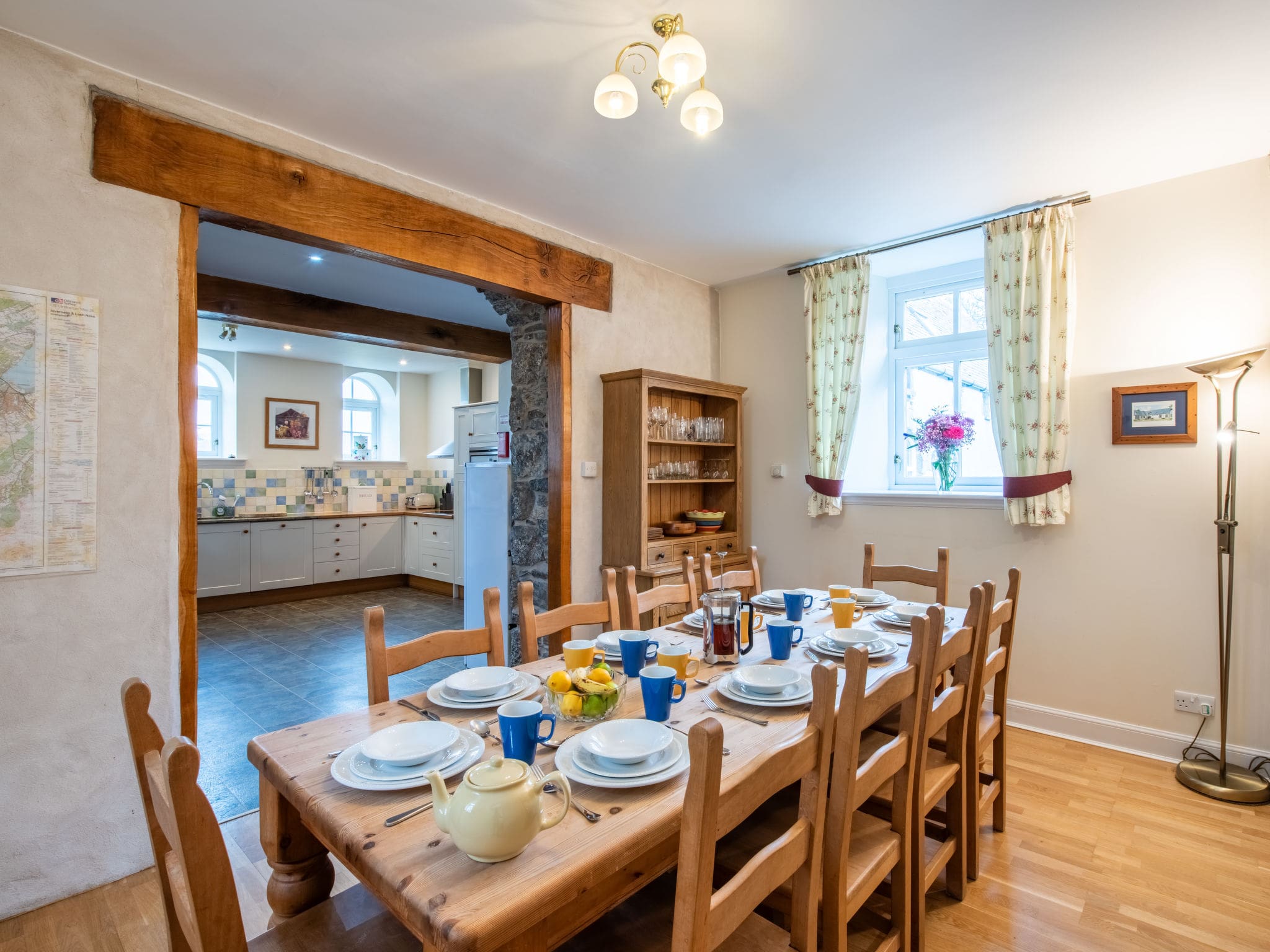 Manor Abriachan Drumnadrochit: Exceptional 8-Bedroom Scottish Manor with Garden and Loch Ness Views for Groups of Sixteen