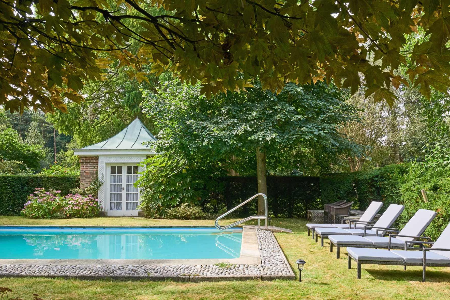 Manor Boudicca Norfolk: Luxury 10-Bedroom House with Hot Tub and Gardens, Norfolk