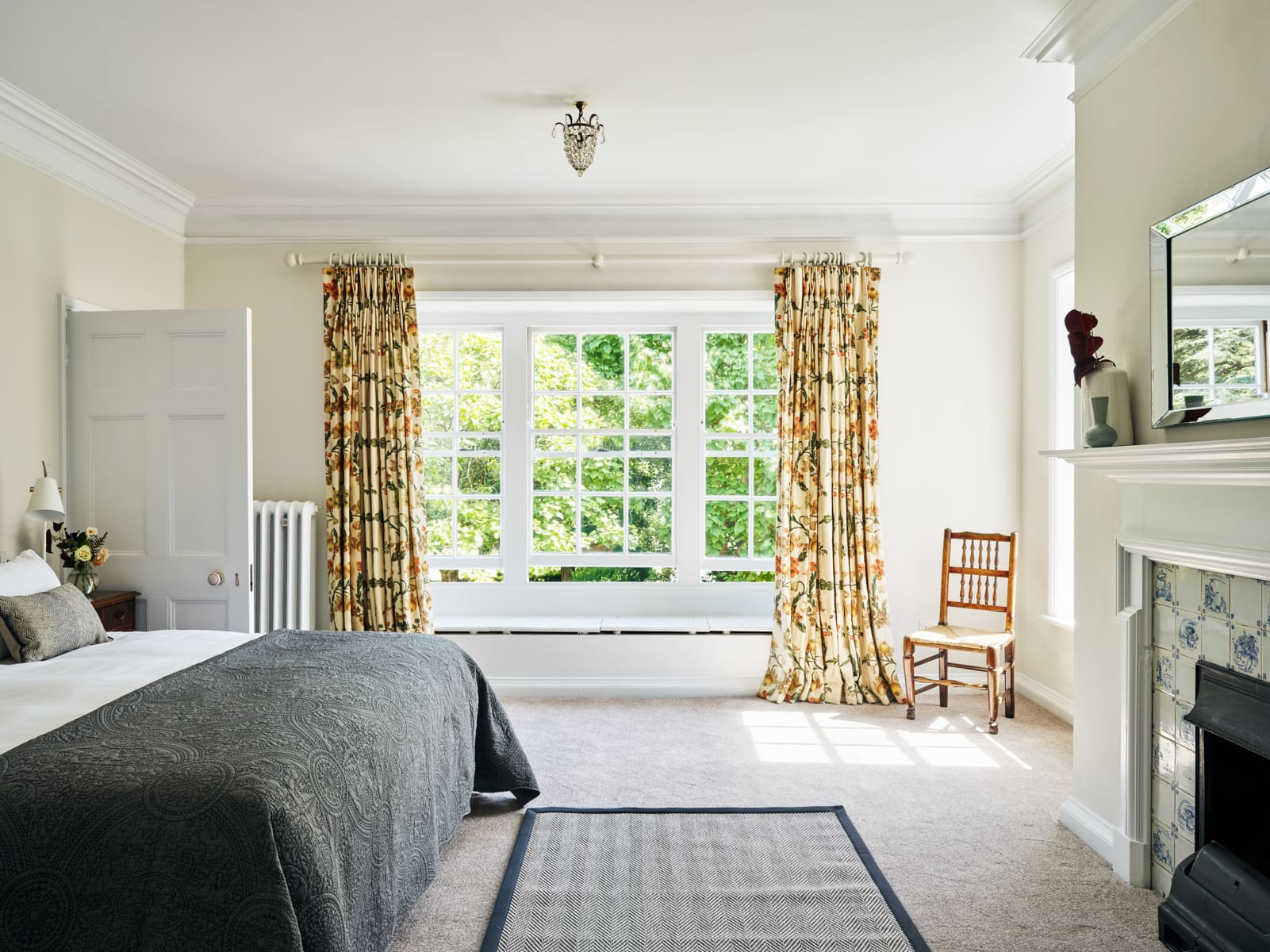 Manor Boudicca Norfolk: Luxury 10-Bedroom House with Hot Tub and Gardens, Norfolk