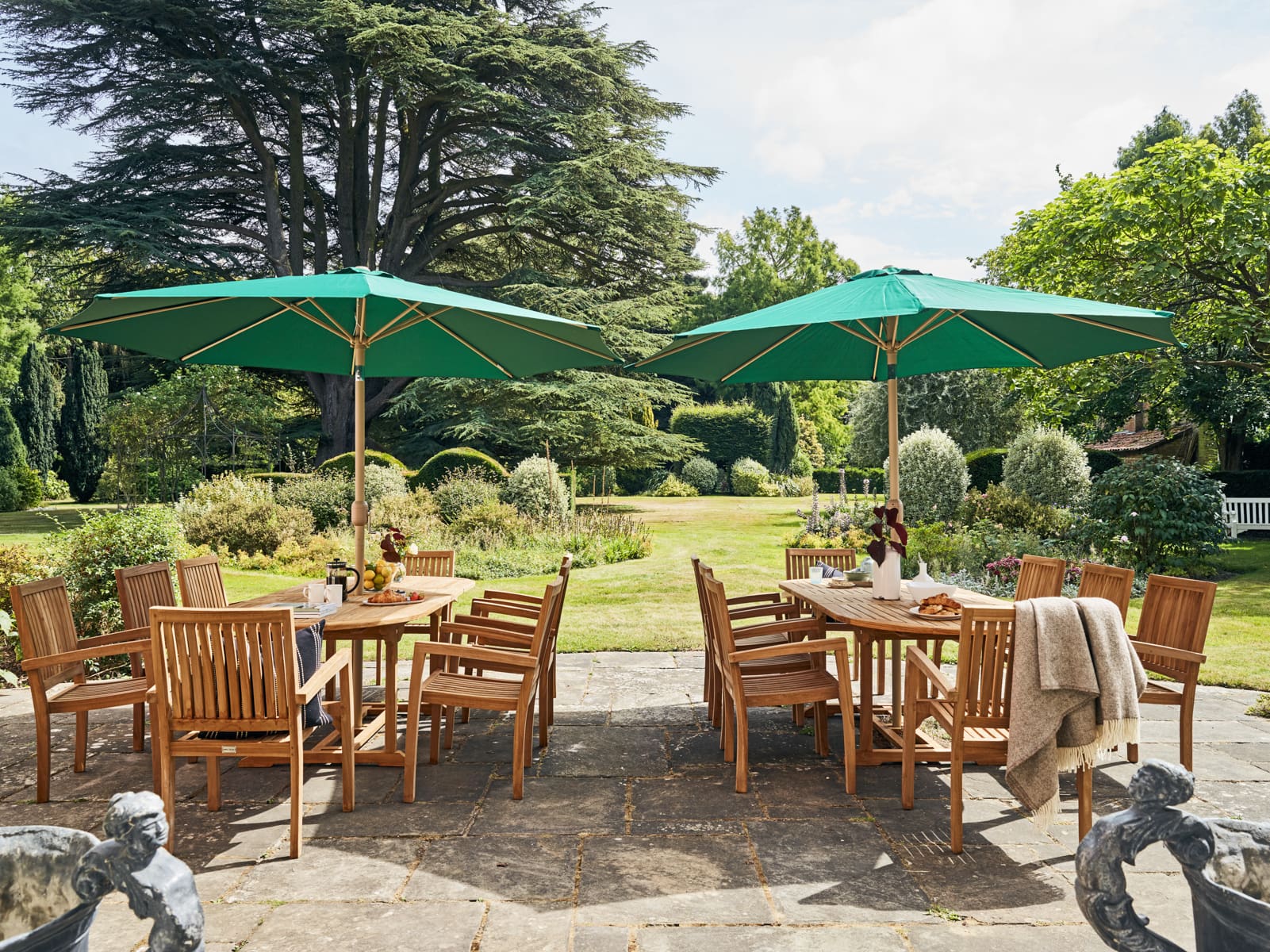 Manor Boudicca Norfolk: Luxury 10-Bedroom House with Hot Tub and Gardens, Norfolk